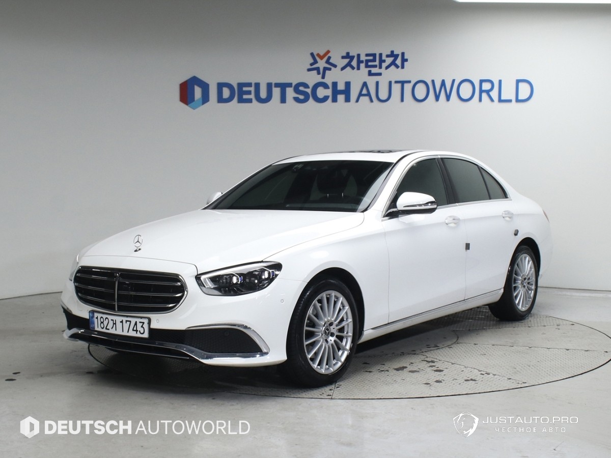Автомобиль Mercedes-Benz E-Class