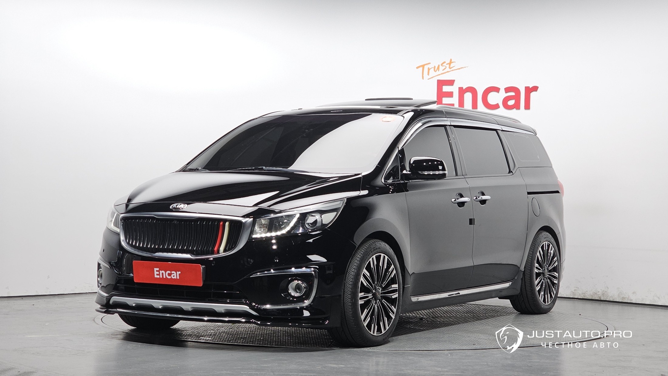Автомобиль Kia Canival