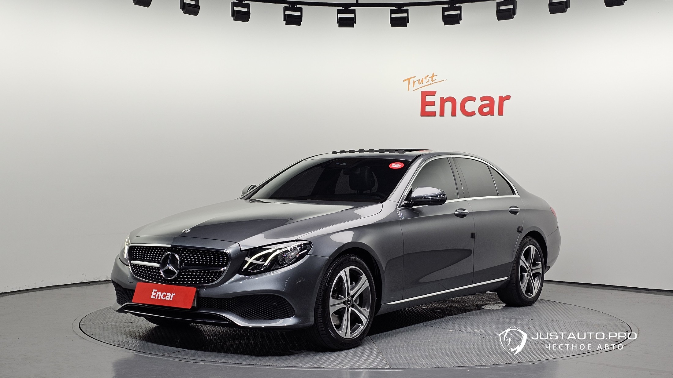 Автомобиль Mercedes-Benz E-Class