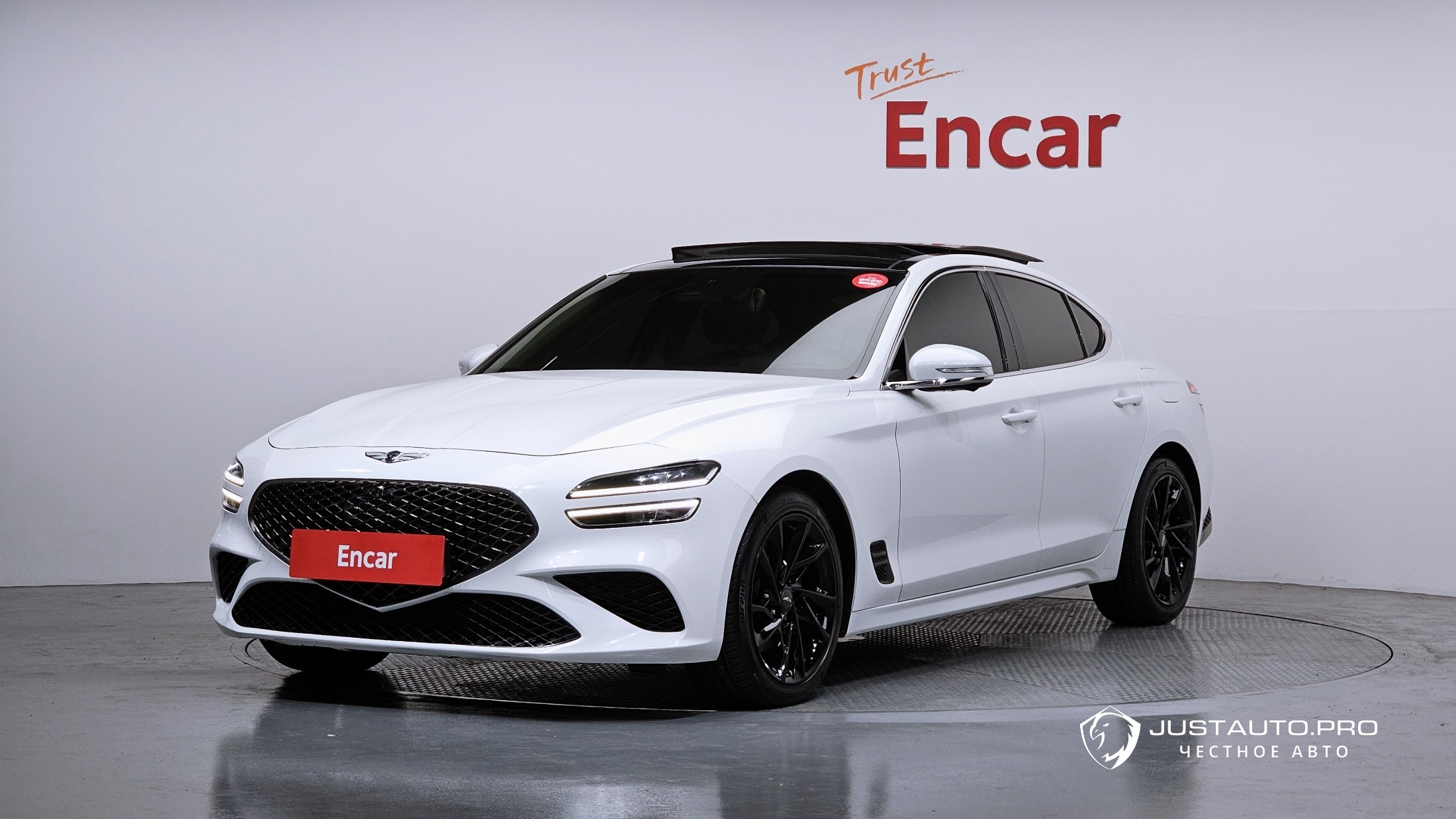 Автомобиль Genesis G70