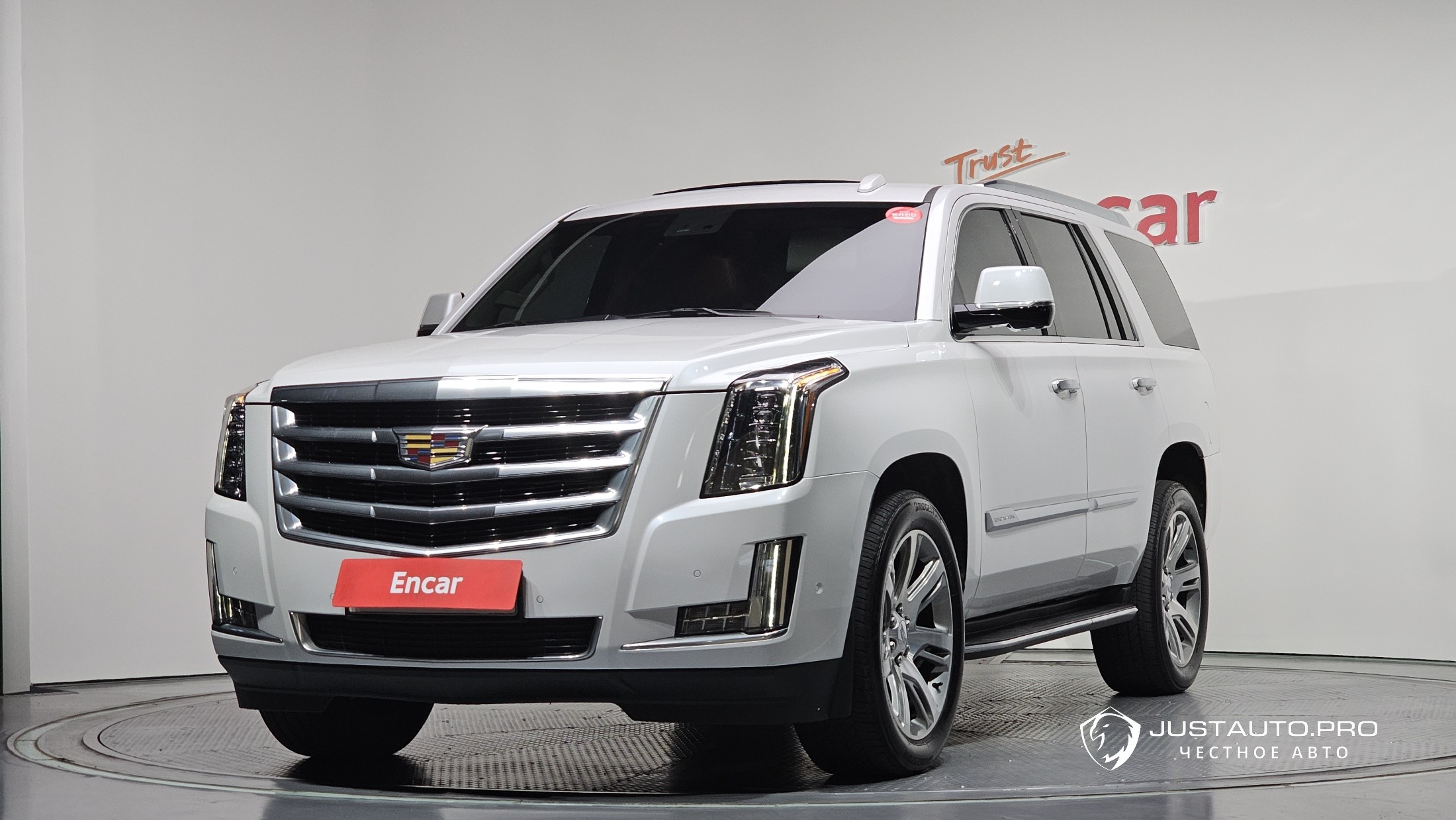 Автомобиль Cadillac Escalade
