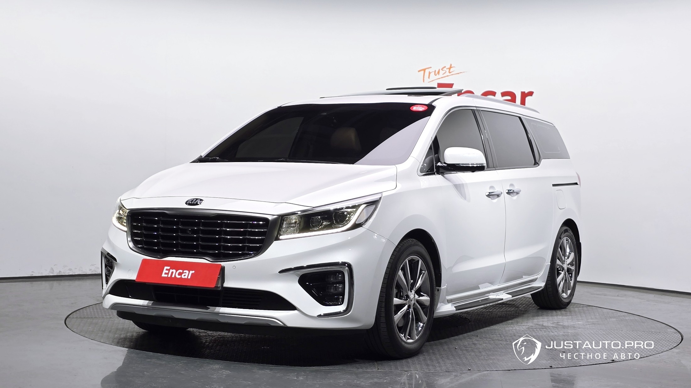 Автомобиль Kia Canival