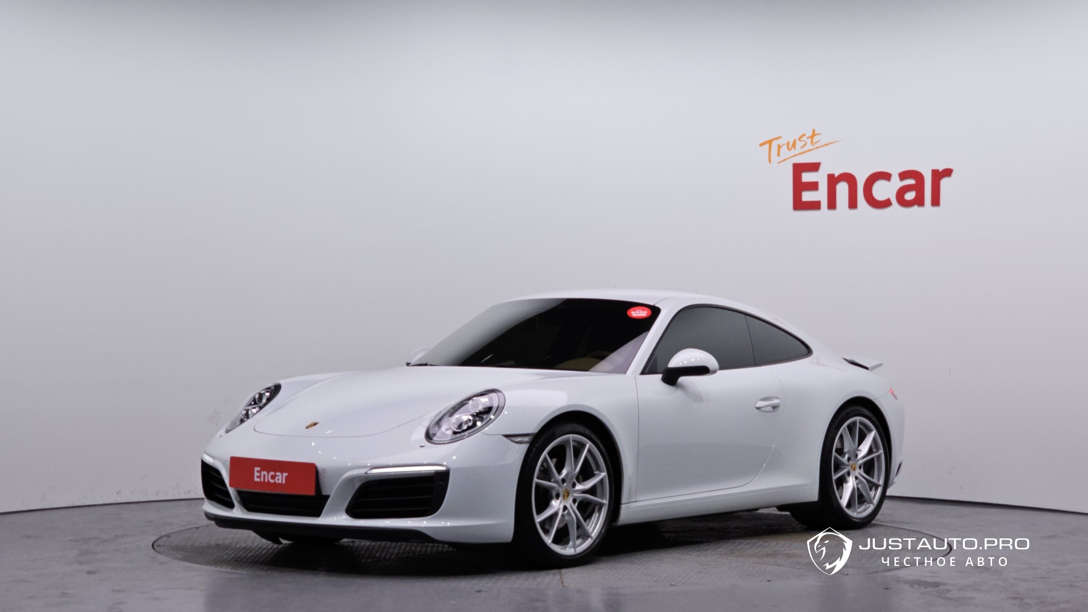 Автомобиль Porsche 911