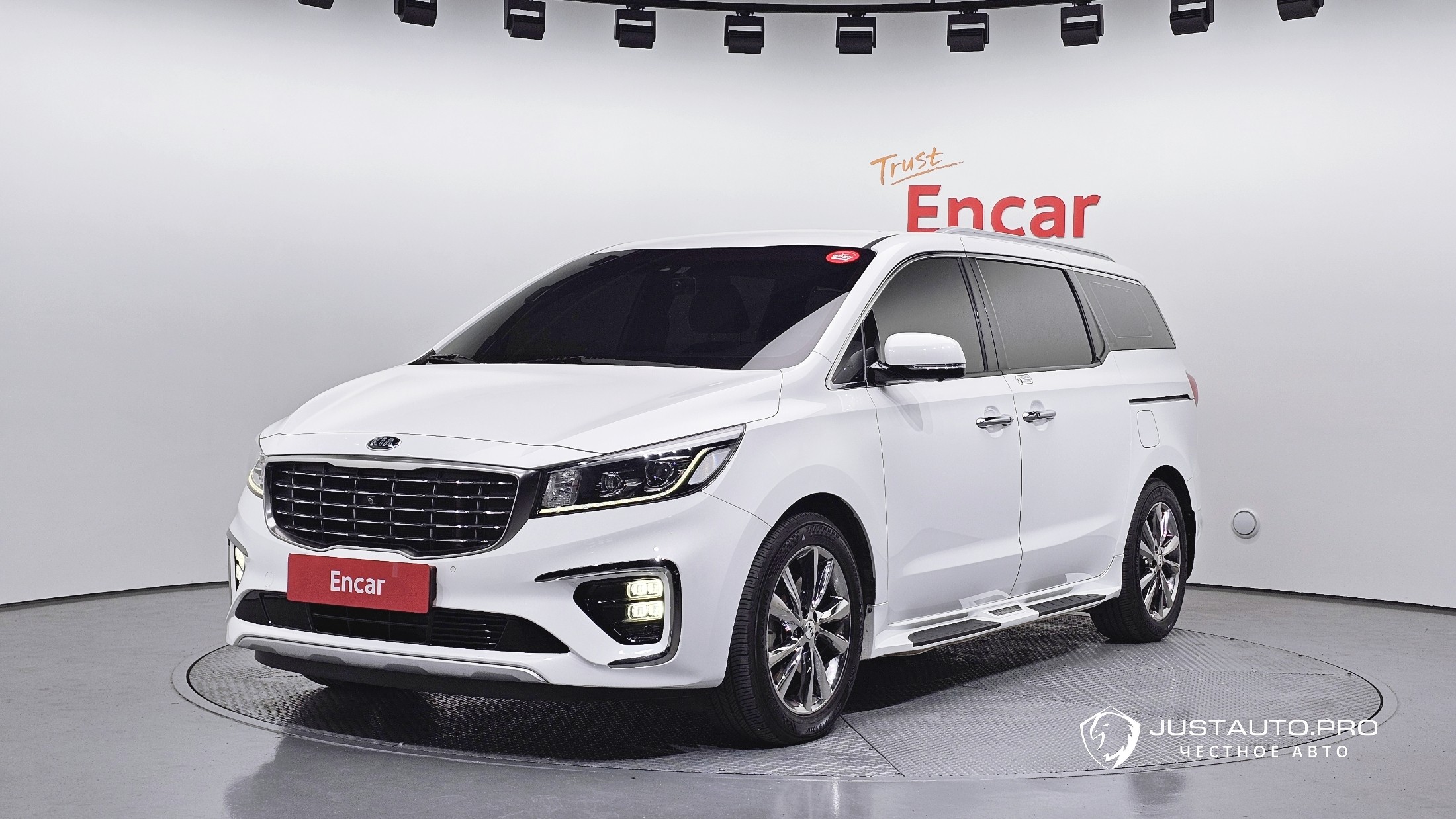 Автомобиль Kia Canival