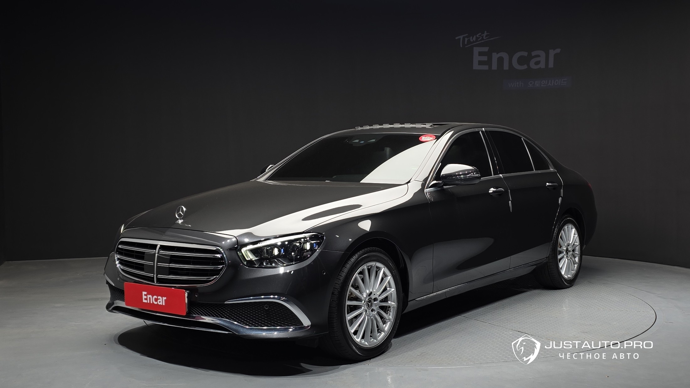 Автомобиль Mercedes-Benz E-Class