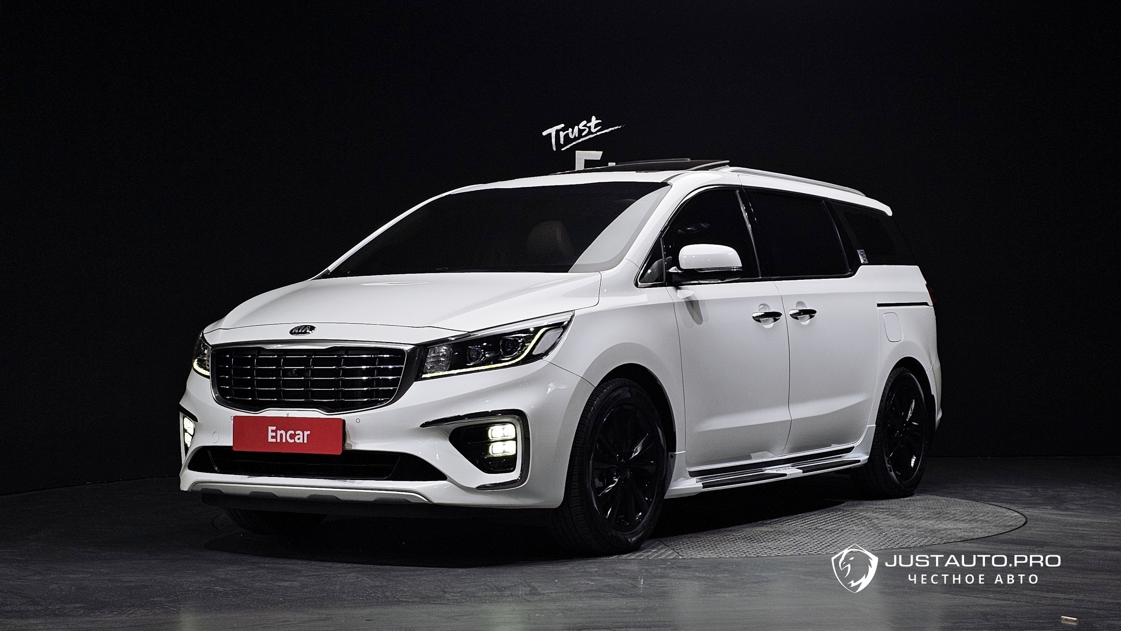 Автомобиль Kia Canival
