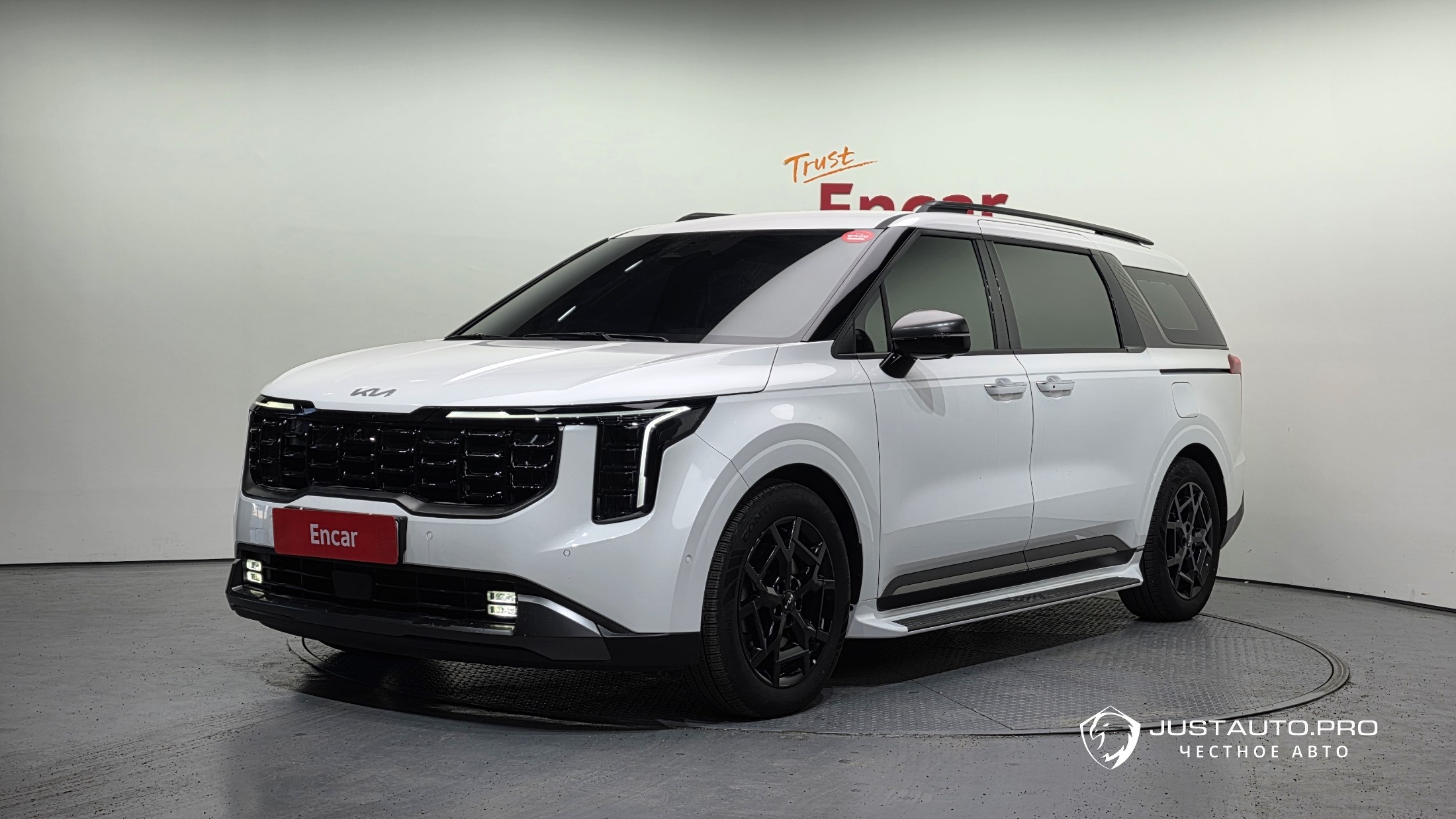 Автомобиль Kia Canival