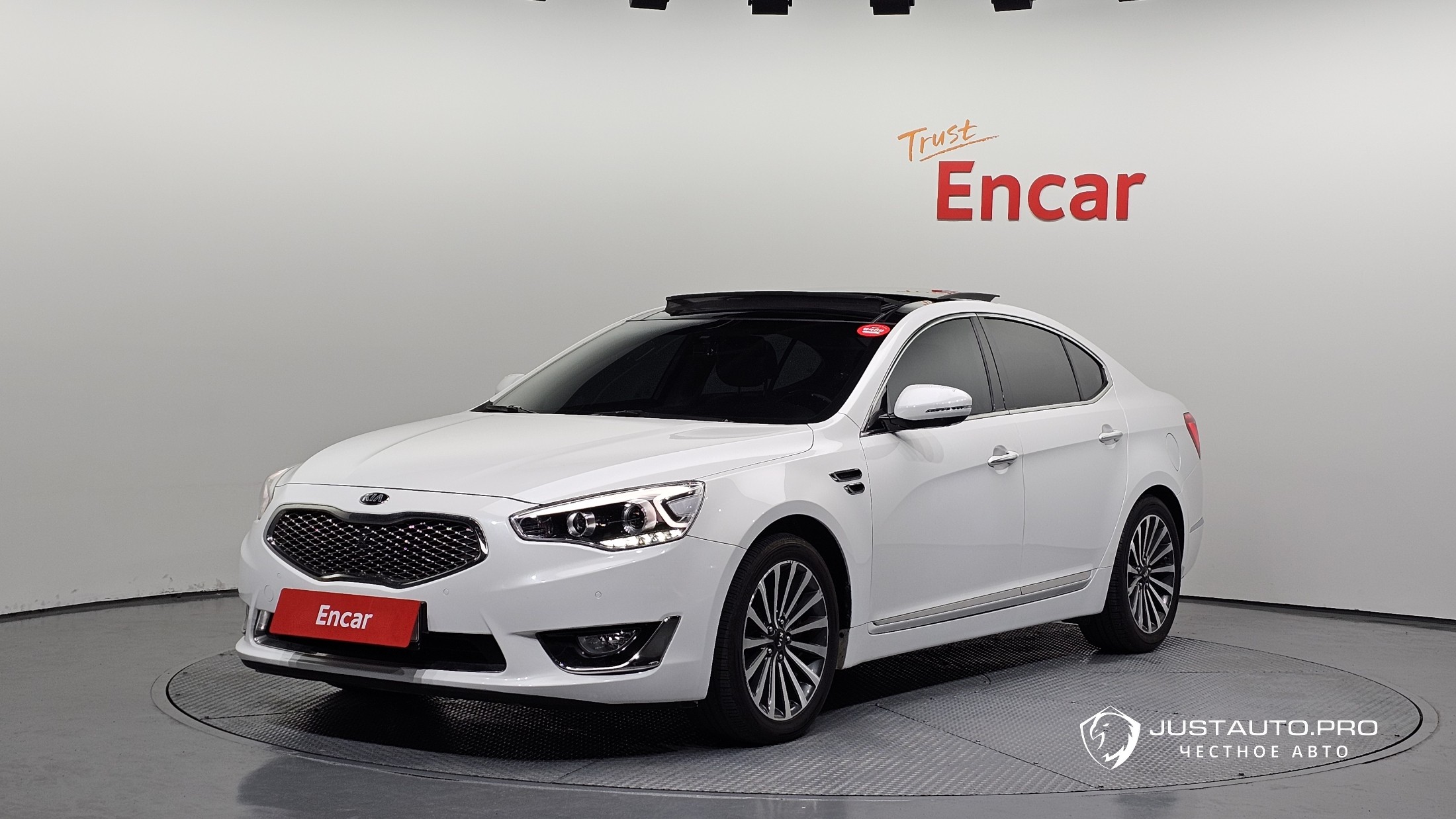 Автомобиль Kia K7