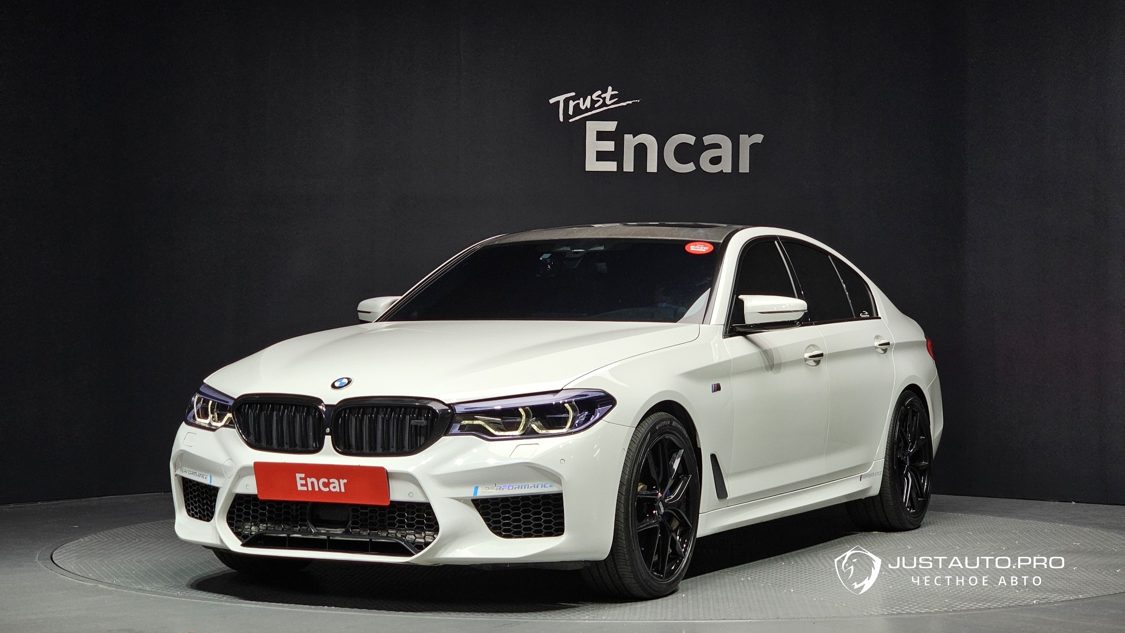 Автомобиль BMW 5-Series