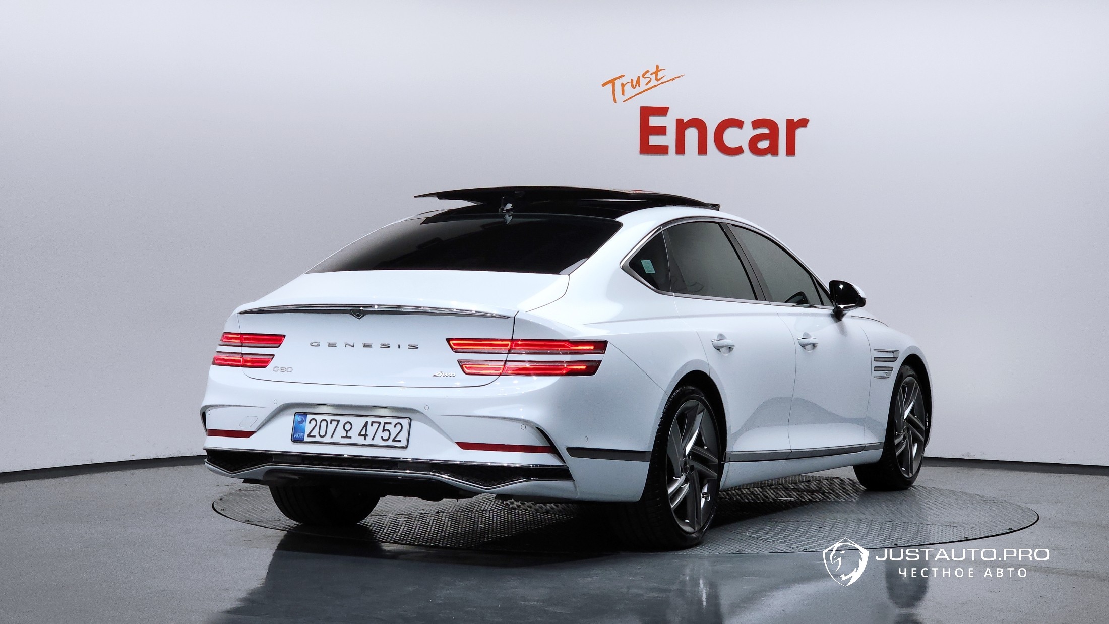 Автомобиль Genesis G80