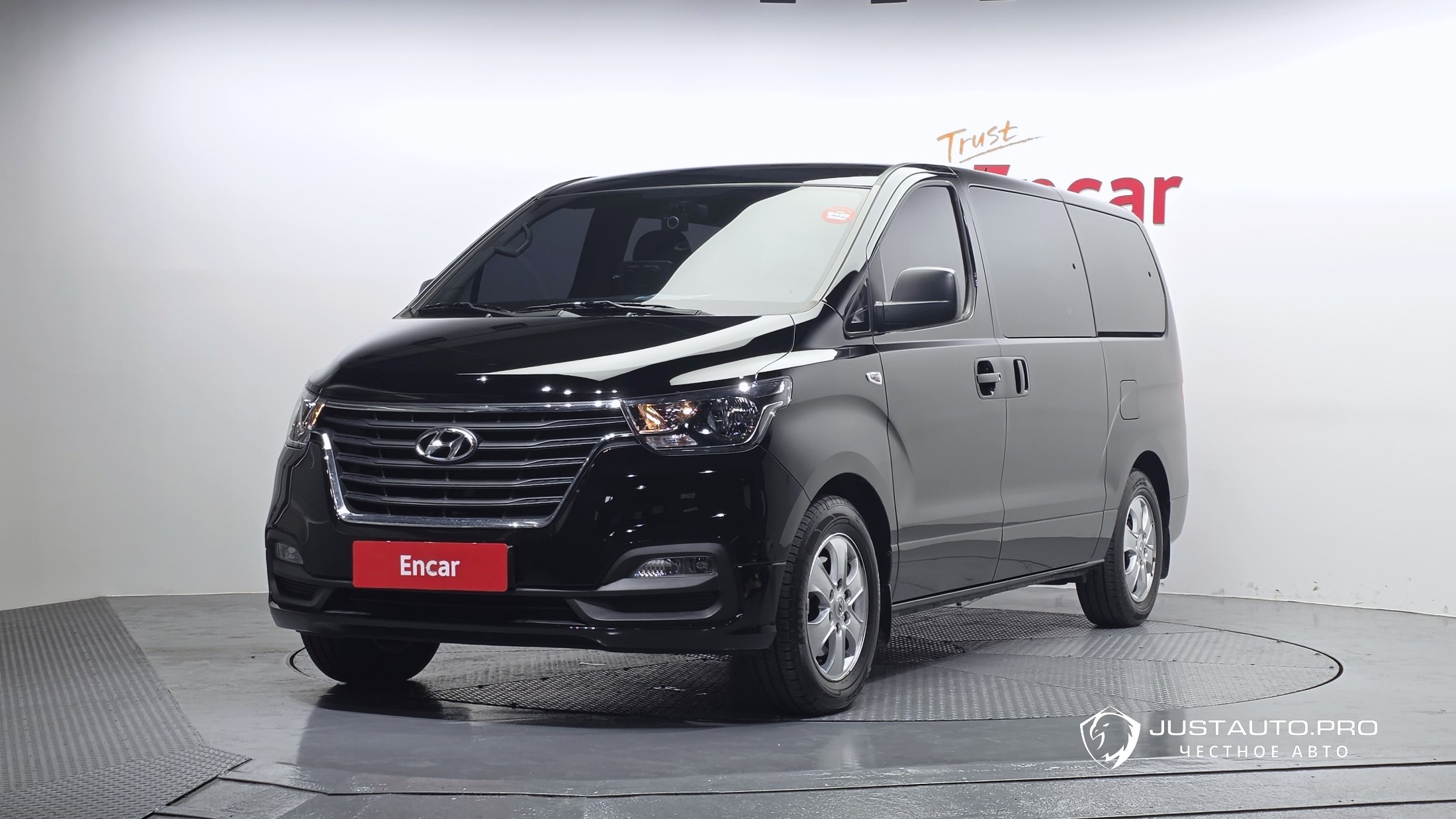 Автомобиль Hyundai Starex