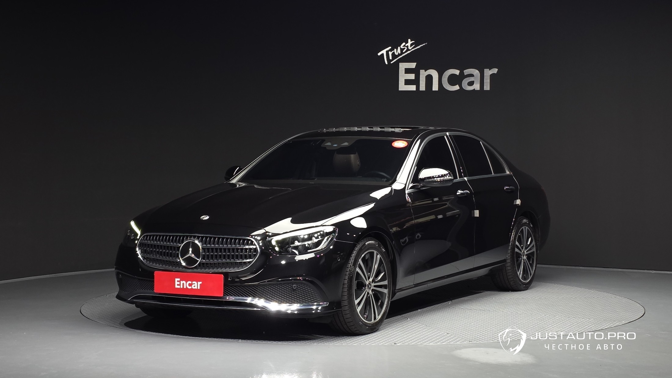 Автомобиль Mercedes-Benz E-Class