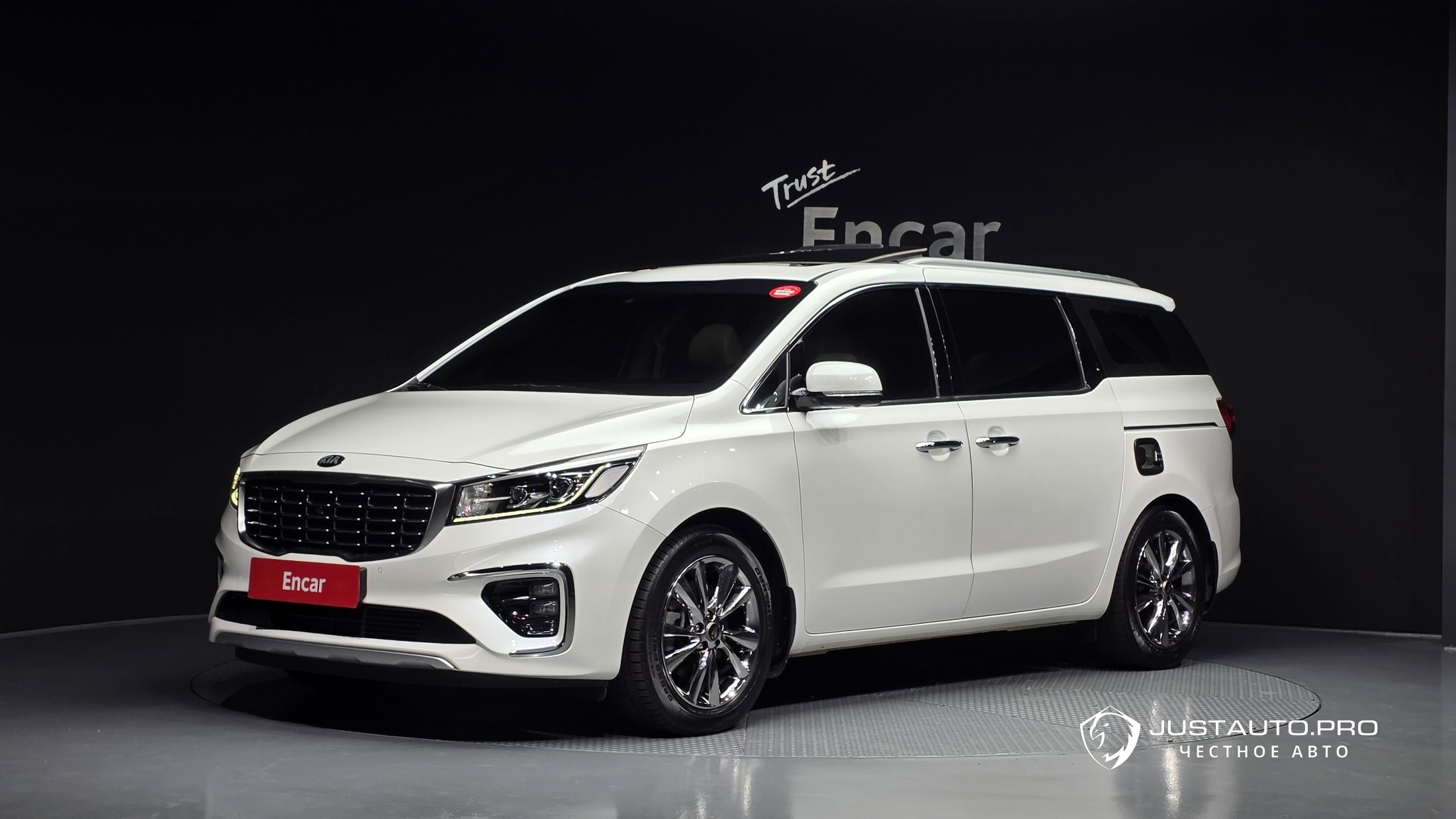 Автомобиль Kia Canival