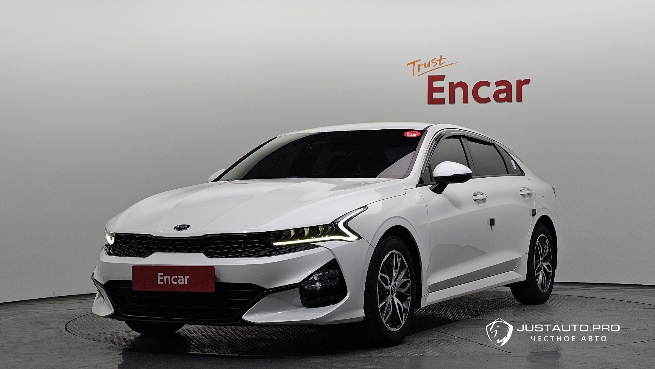 Автомобиль Kia K5