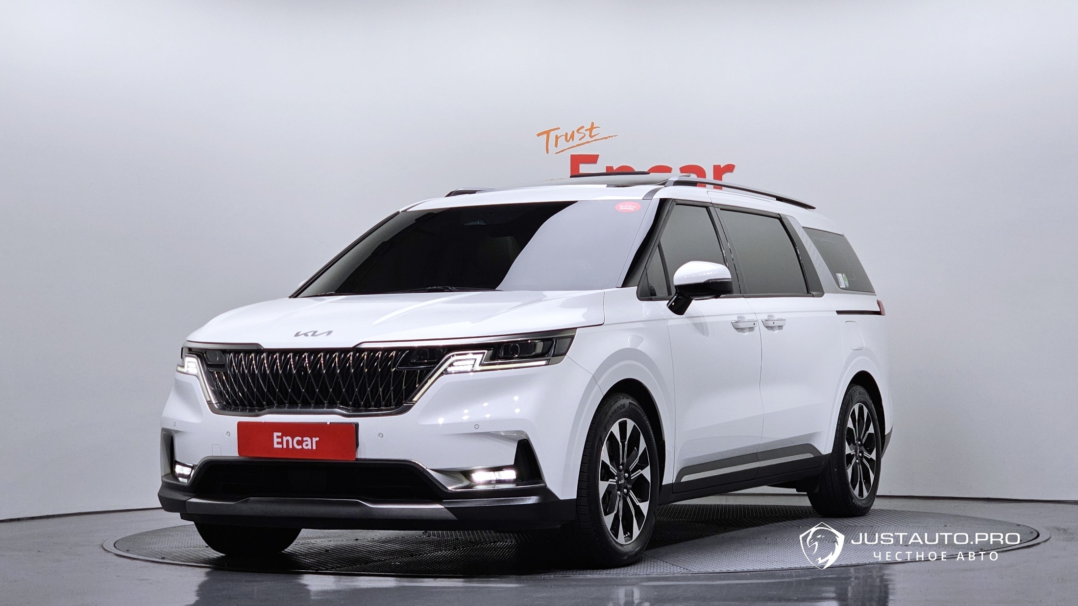 Автомобиль Kia Canival