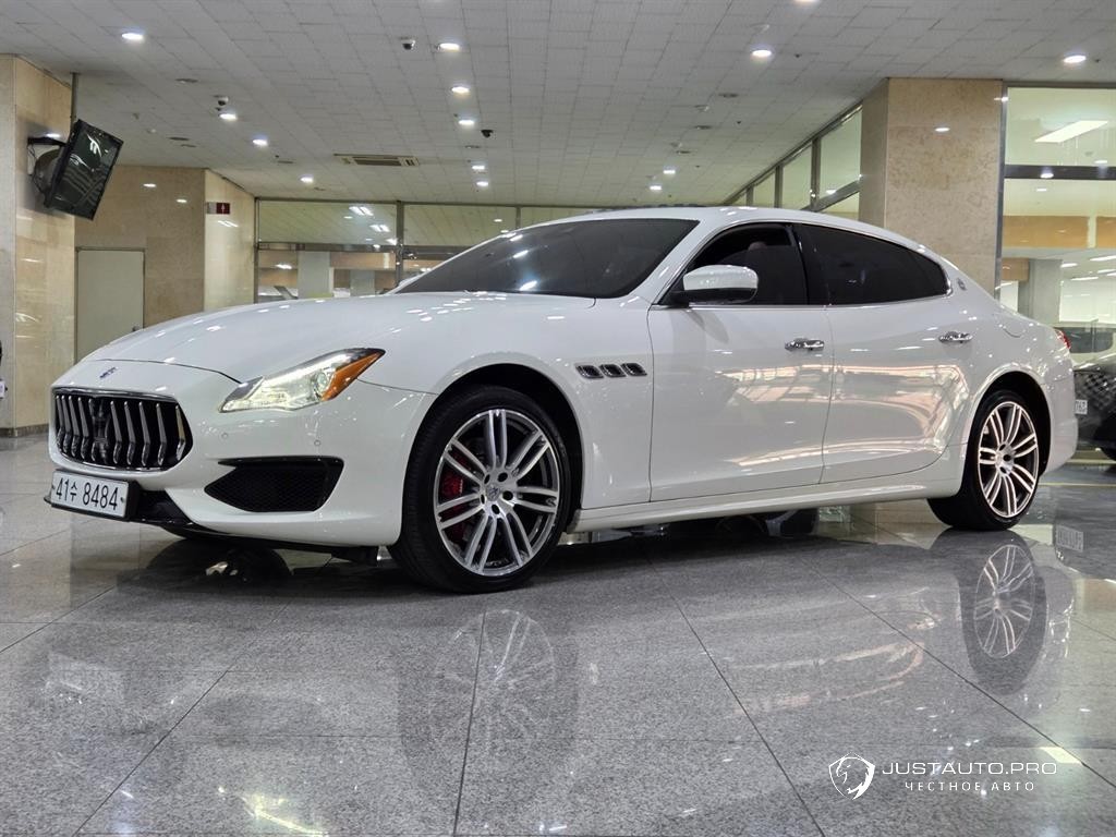 Автомобиль Maserati Quattroporte