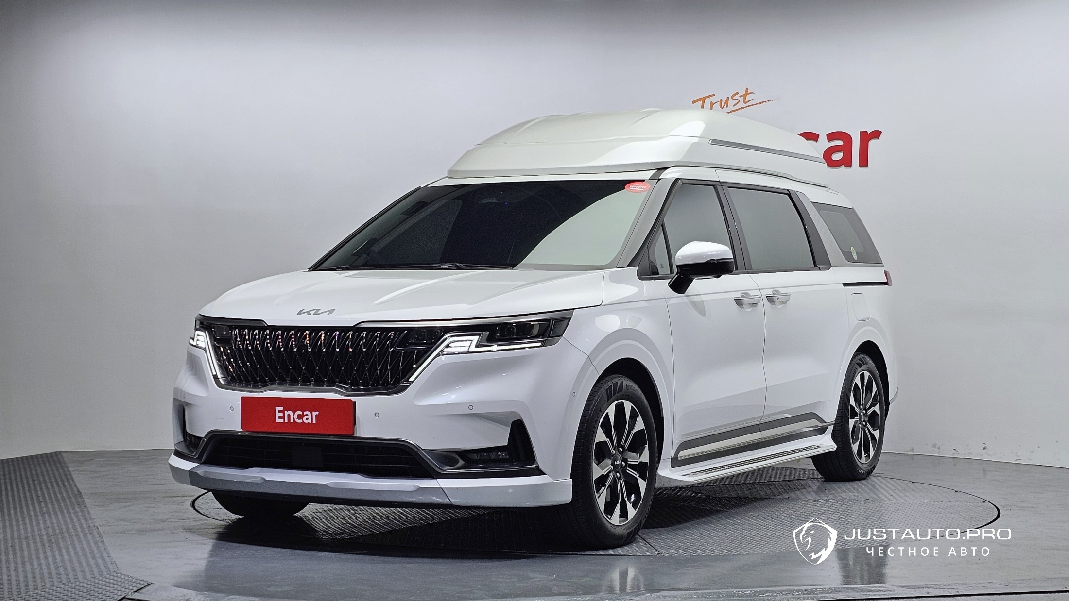 Автомобиль Kia Canival