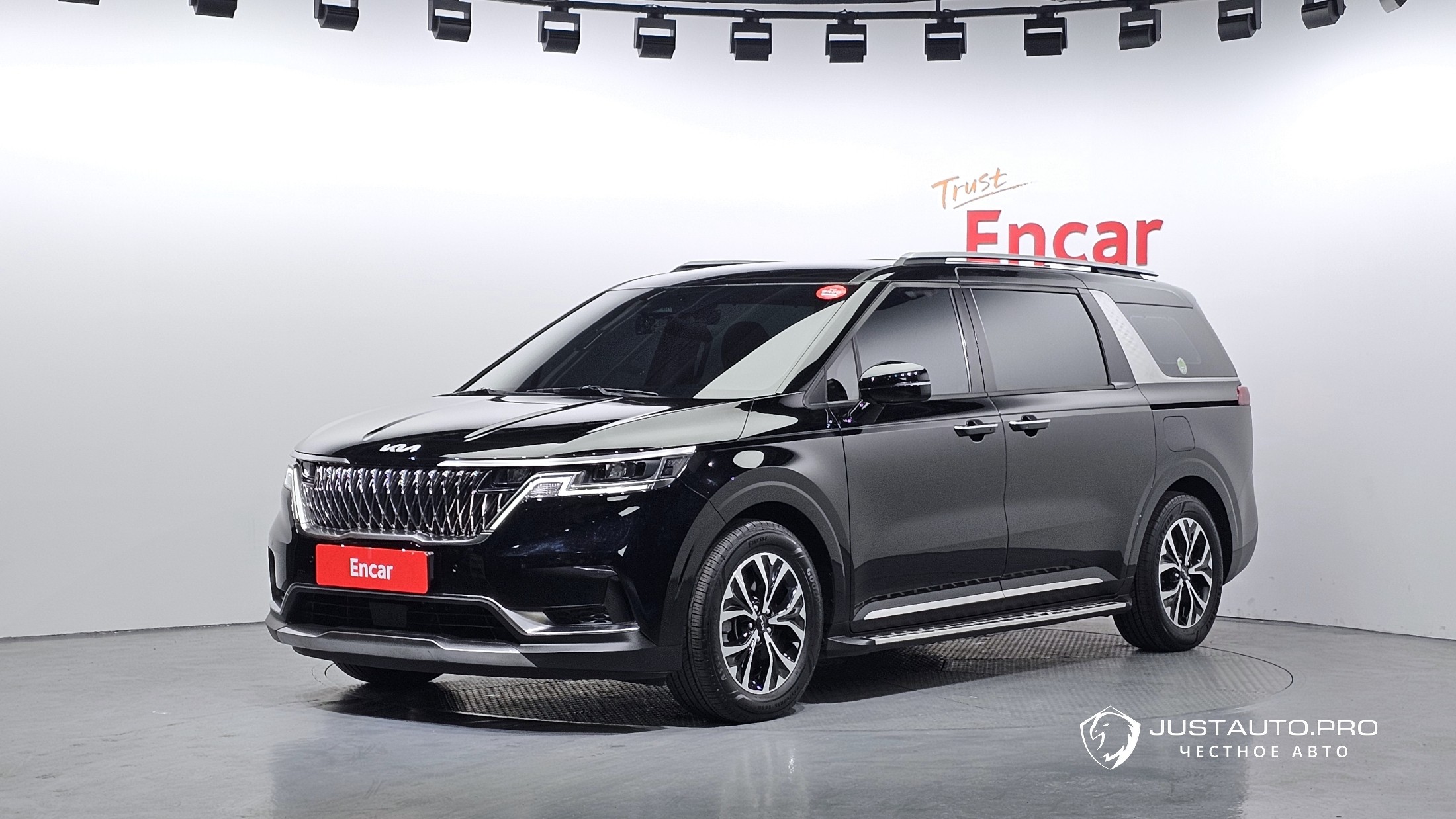 Автомобиль Kia Canival