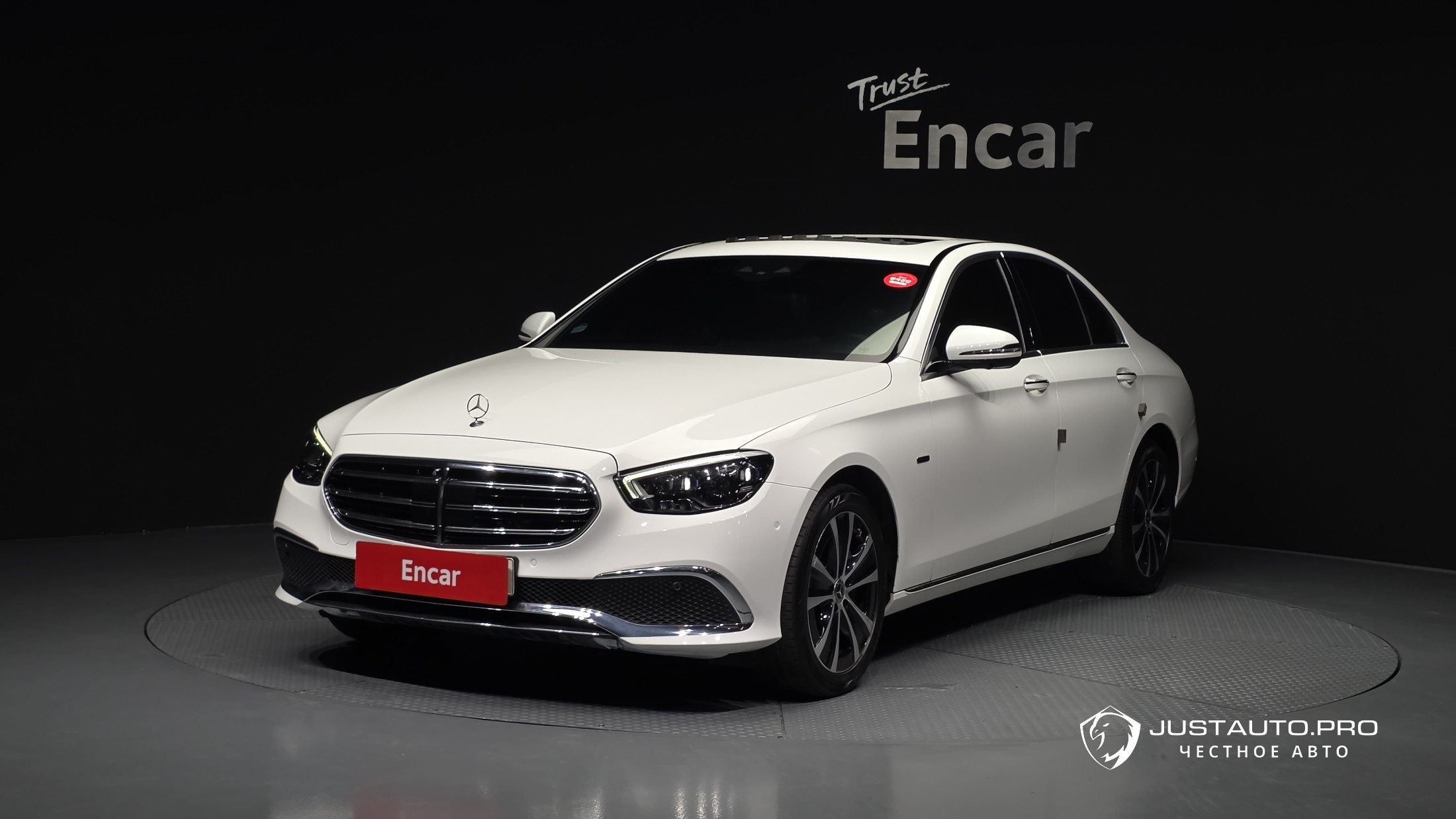 Автомобиль Mercedes-Benz E-Class