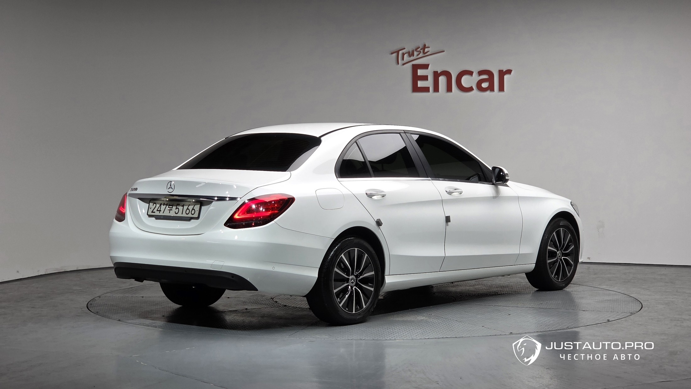 Автомобиль Mercedes-Benz C-Class