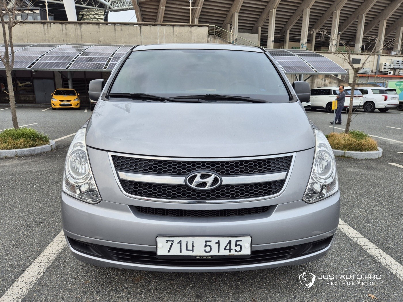 Автомобиль Hyundai Starex