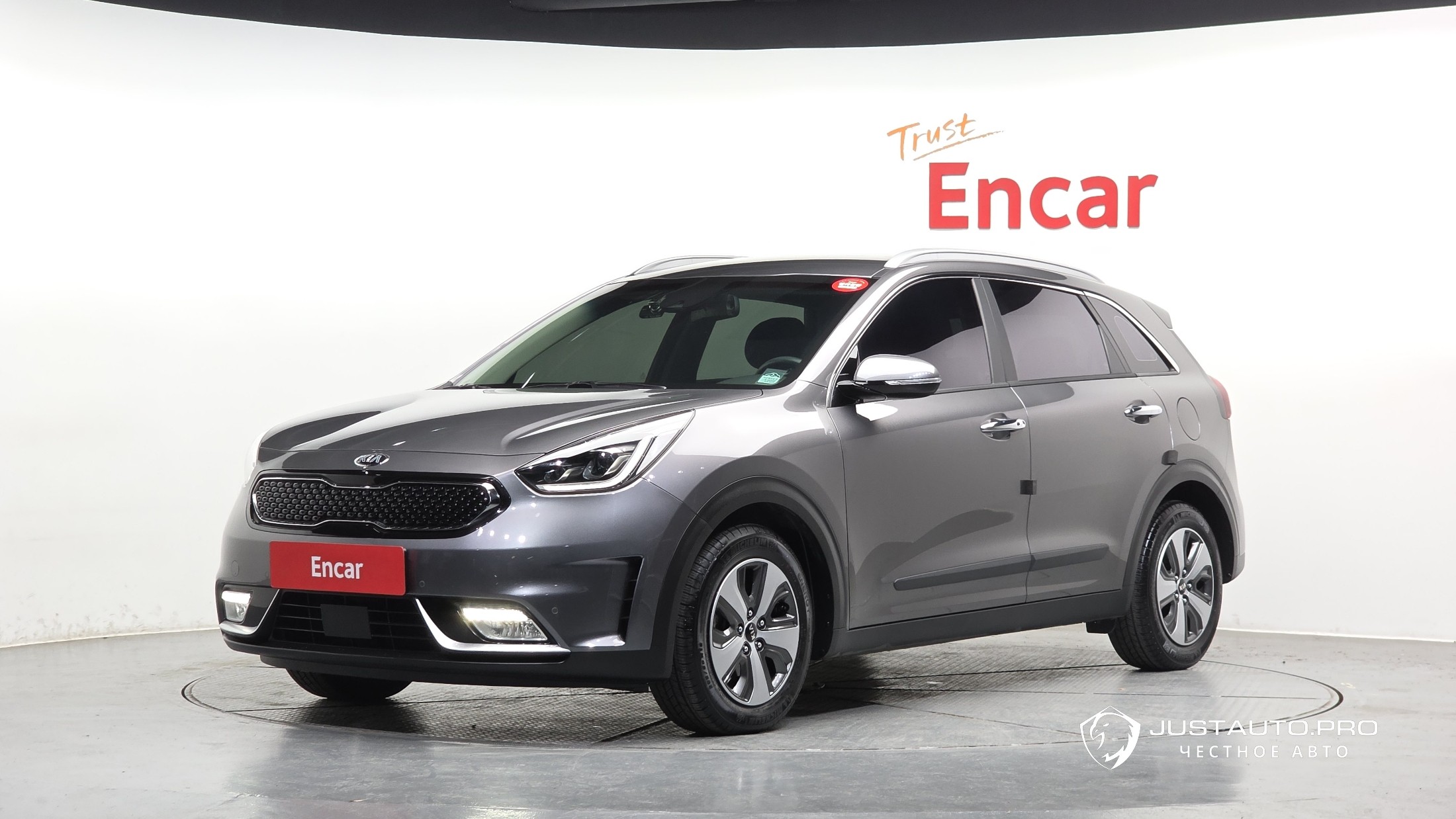 Автомобиль Kia Niro