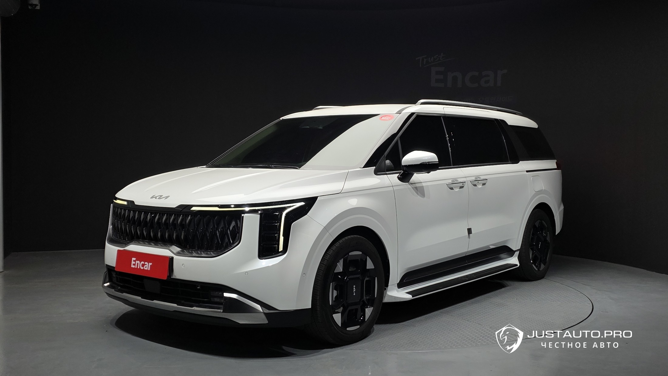 Автомобиль Kia Canival
