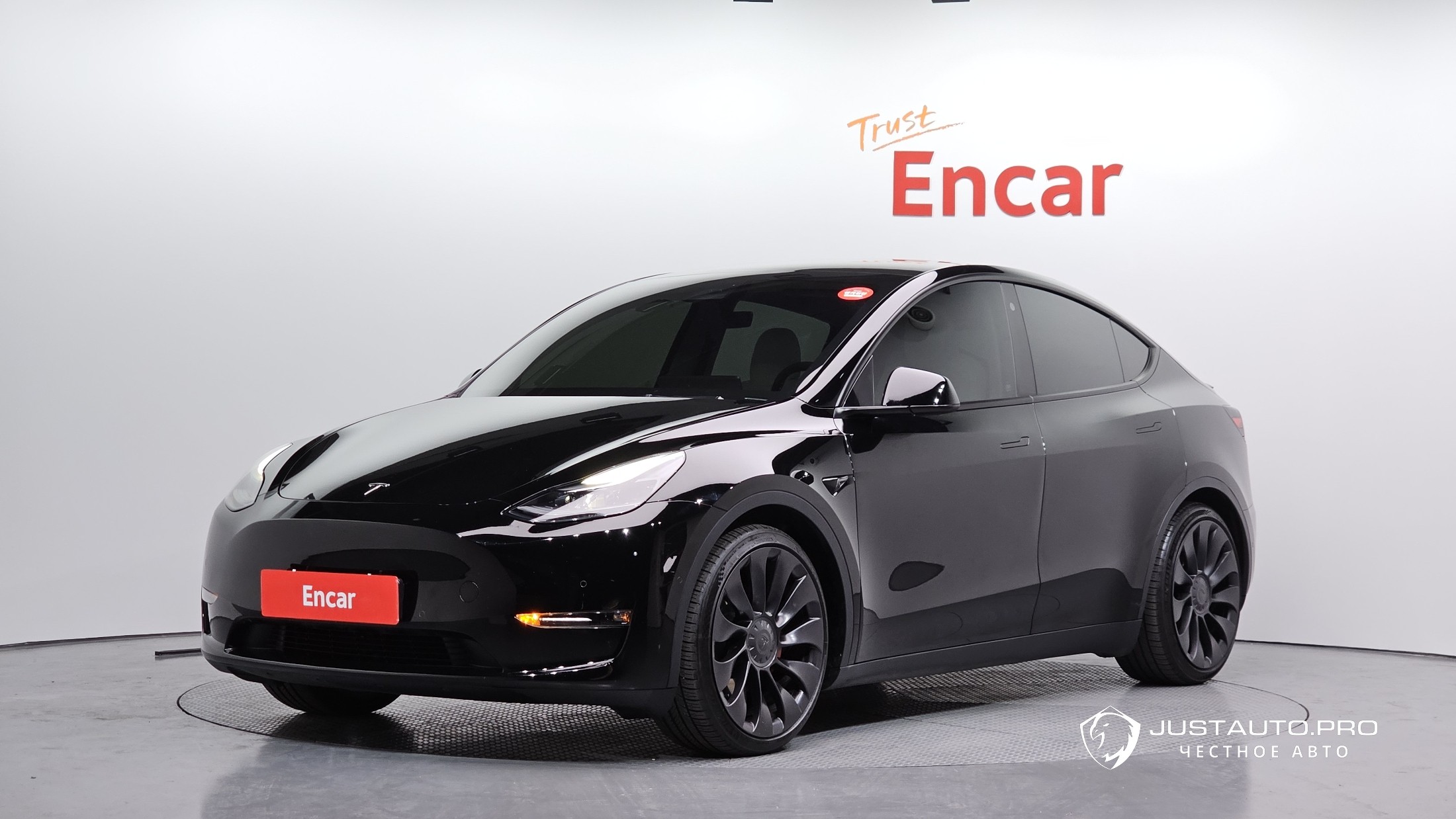 Автомобиль Tesla Model Y