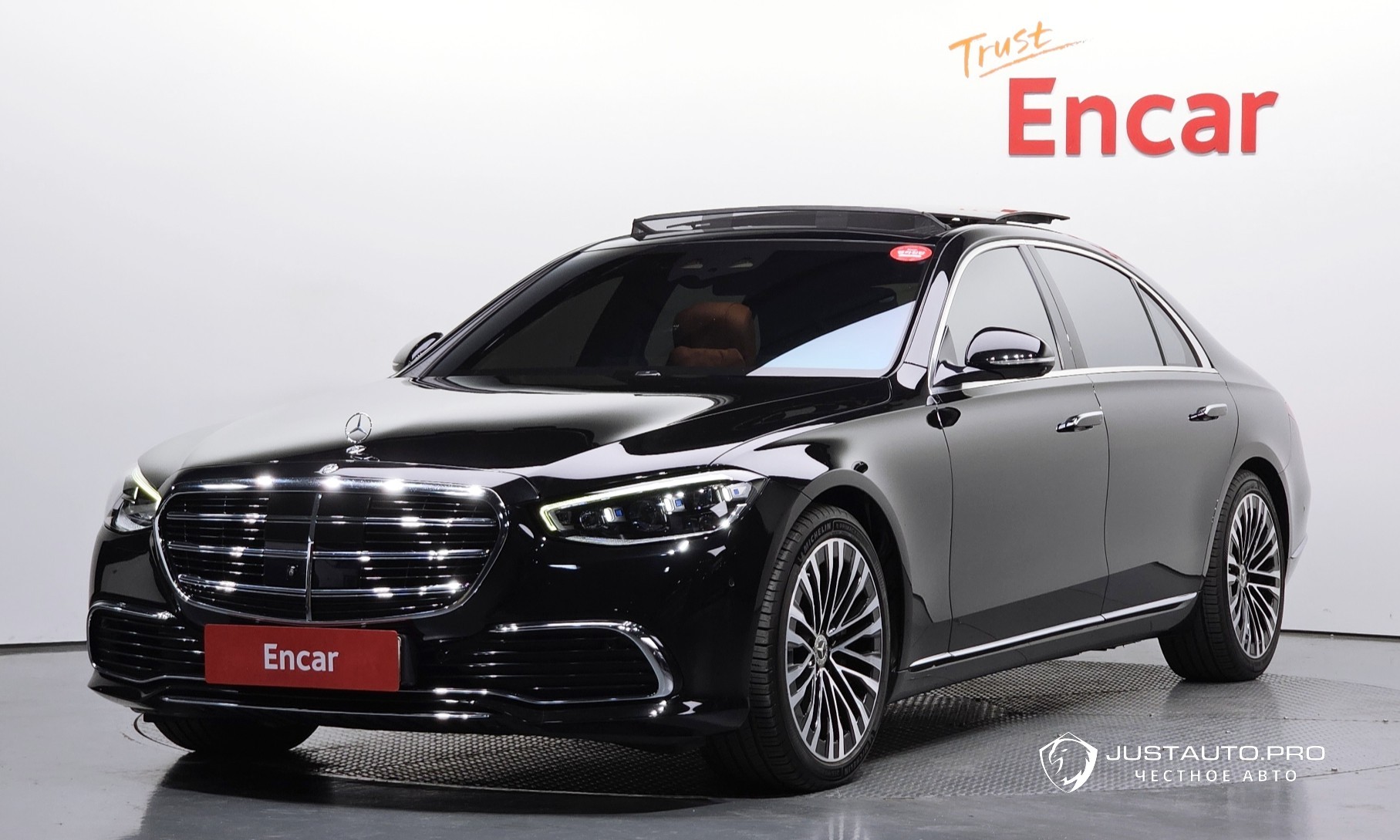 Автомобиль Mercedes-Benz S-Class
