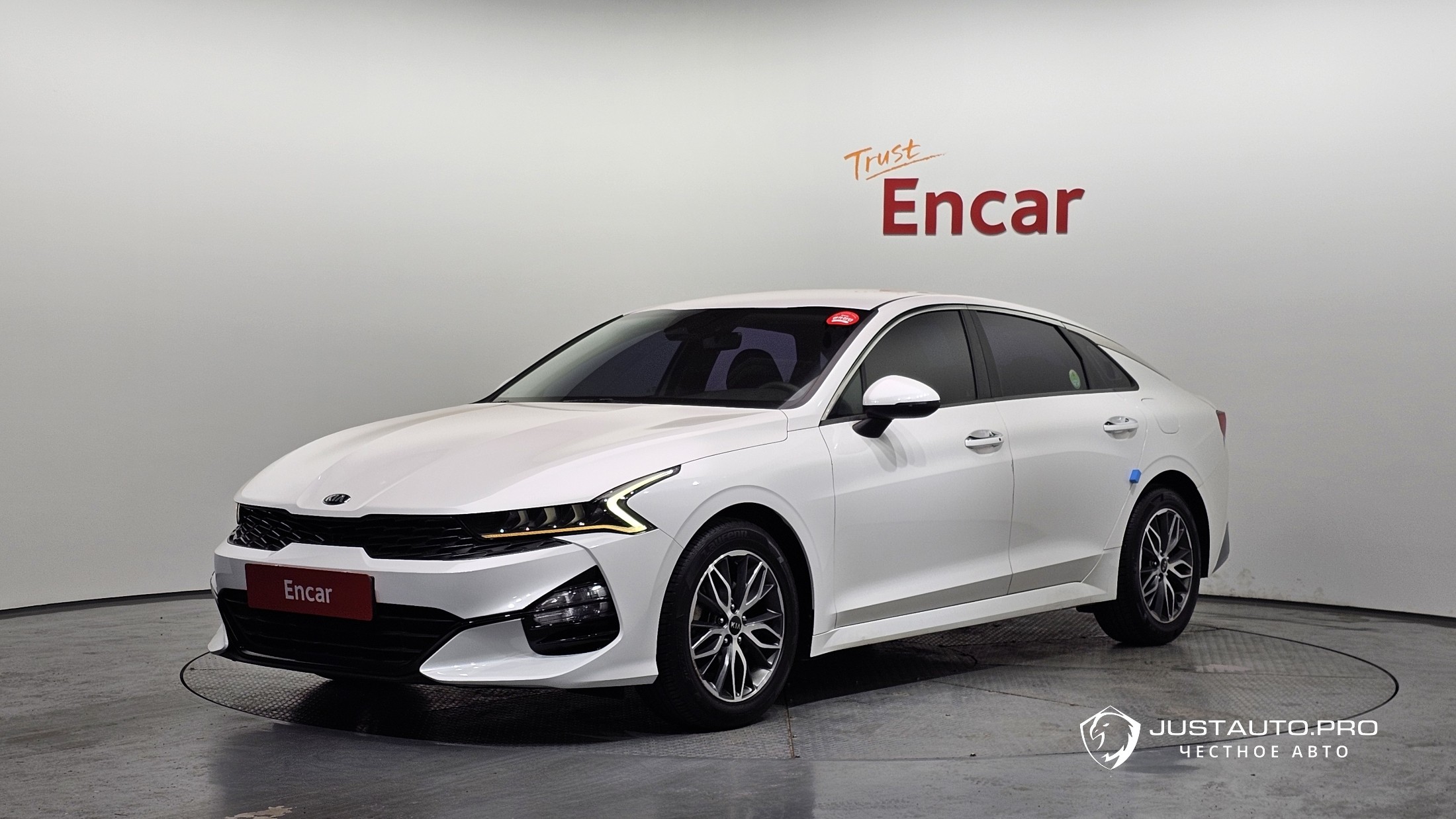 Автомобиль Kia K5