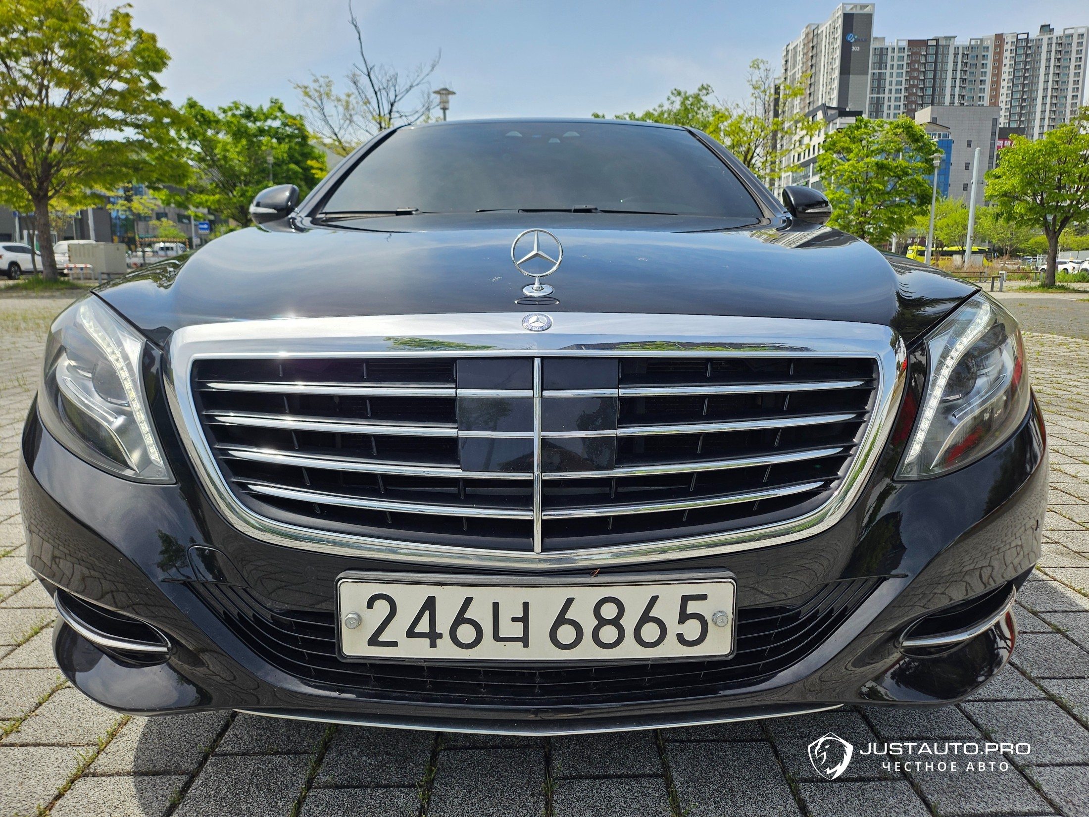 Автомобиль Mercedes-Benz S-Class