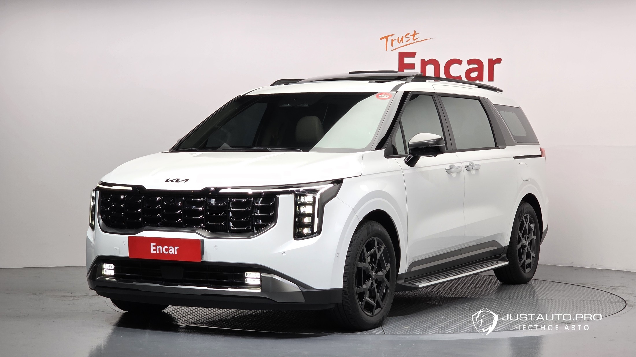 Автомобиль Kia Canival