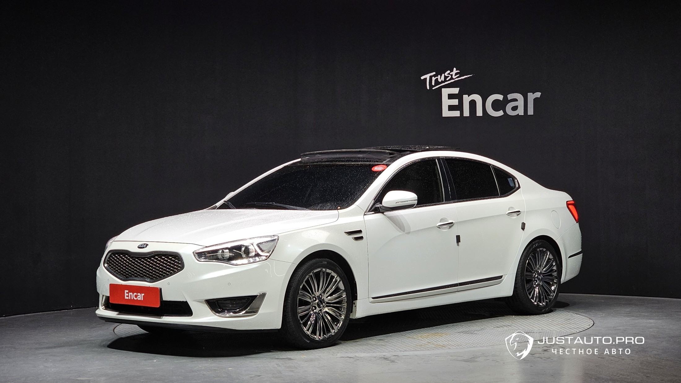 Автомобиль Kia K7