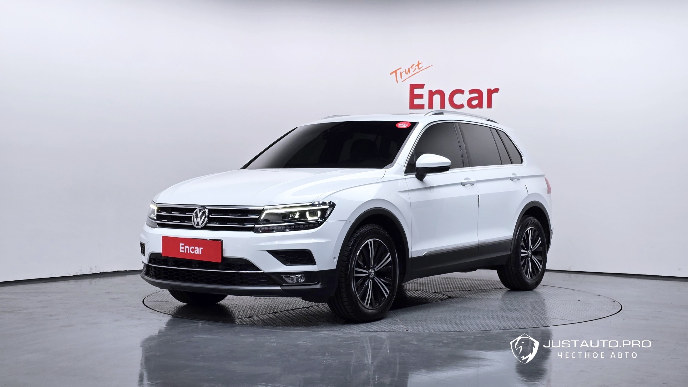 Автомобиль Volkswagen Tiguan
