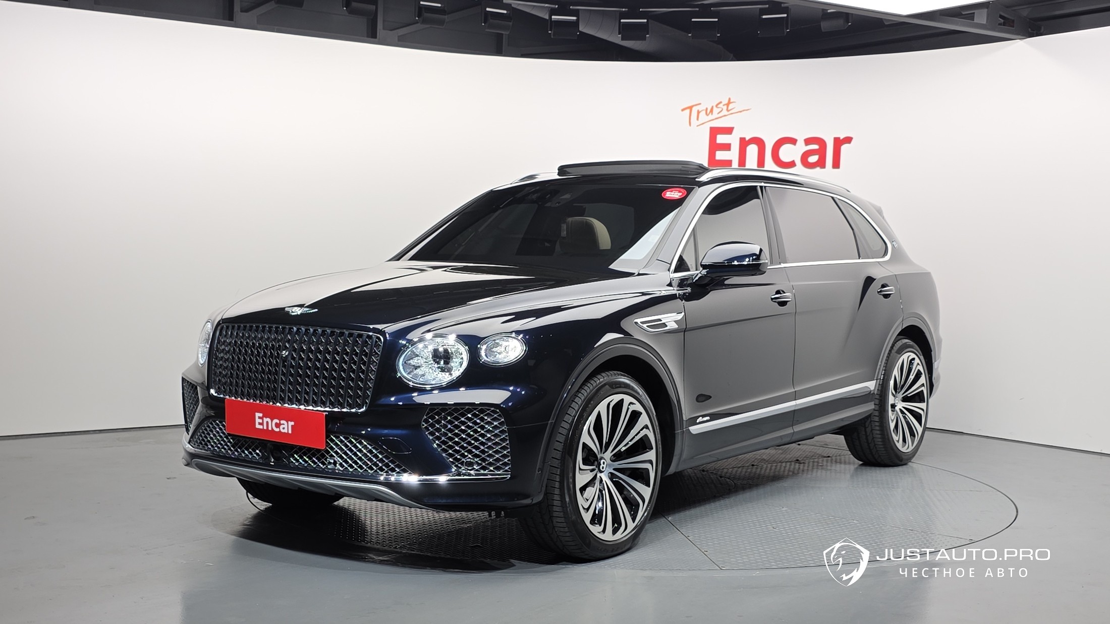 Автомобиль Bentley Bentayga