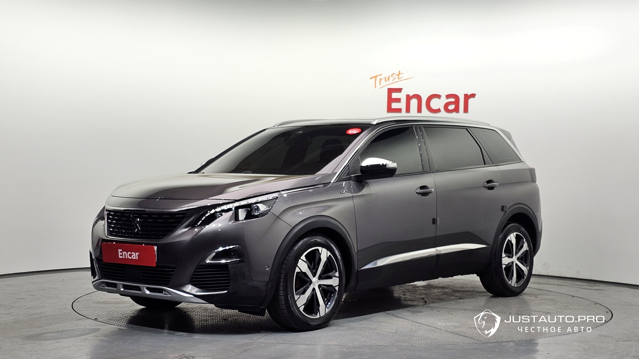 Автомобиль Peugeot 5008