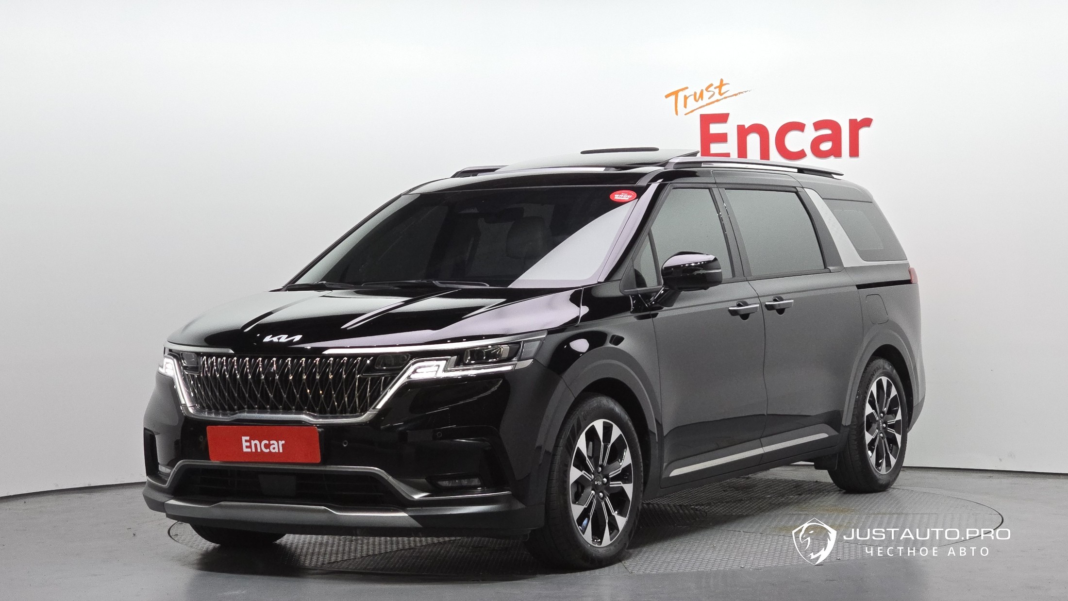 Автомобиль Kia Canival