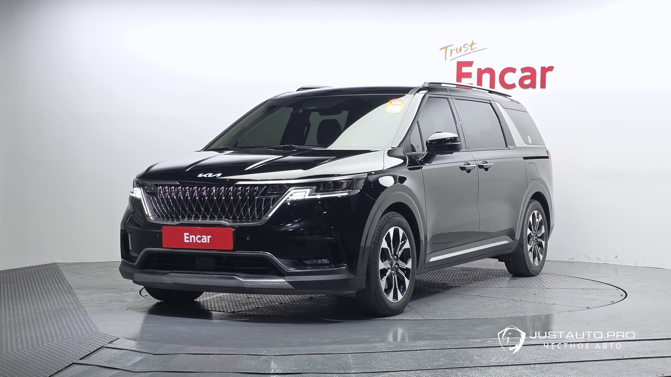 Автомобиль Kia Canival
