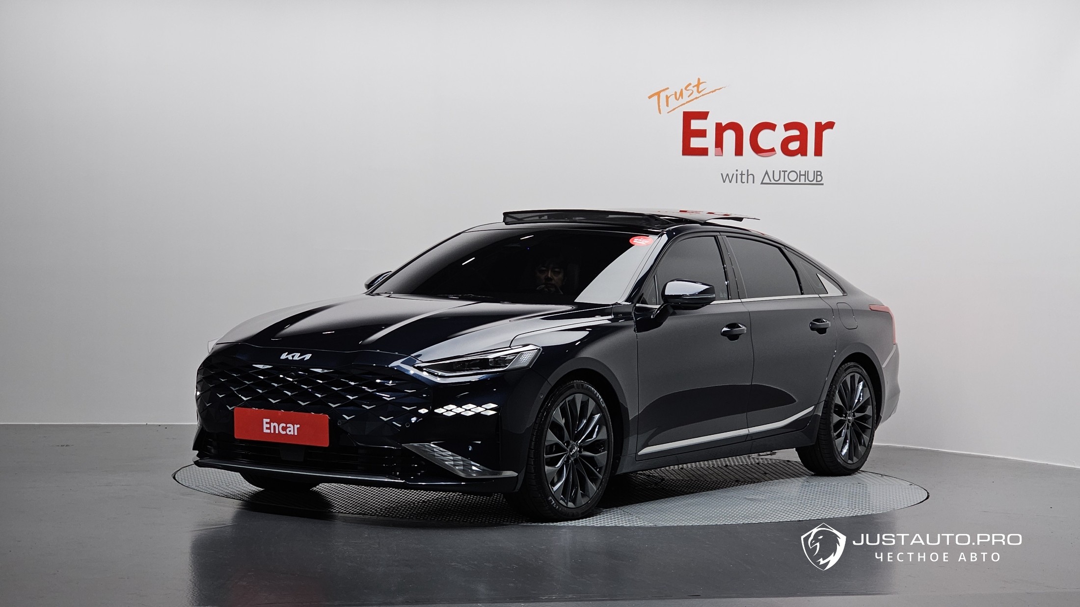 Автомобиль Kia K8