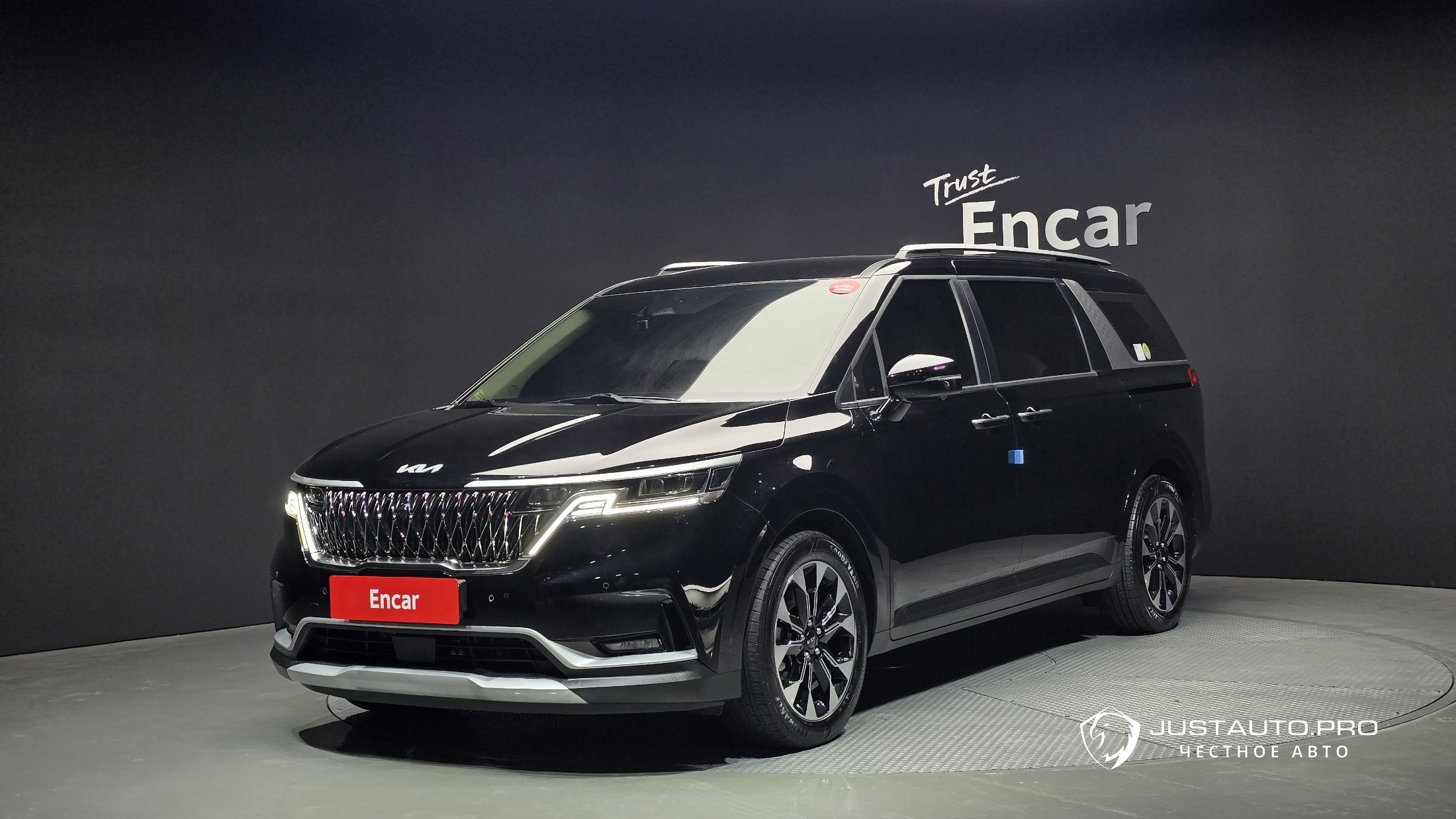 Автомобиль Kia Canival