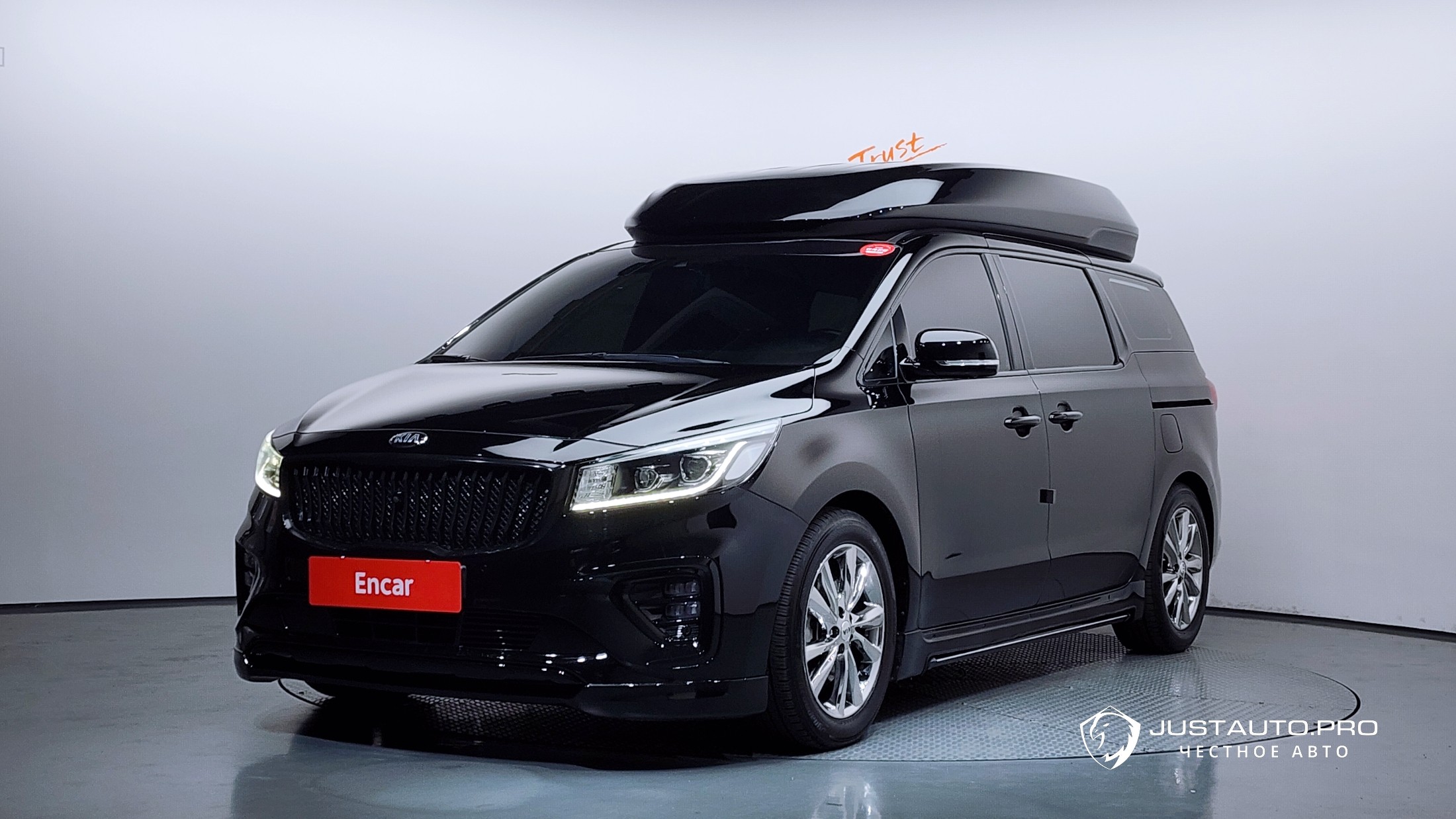 Автомобиль Kia Canival