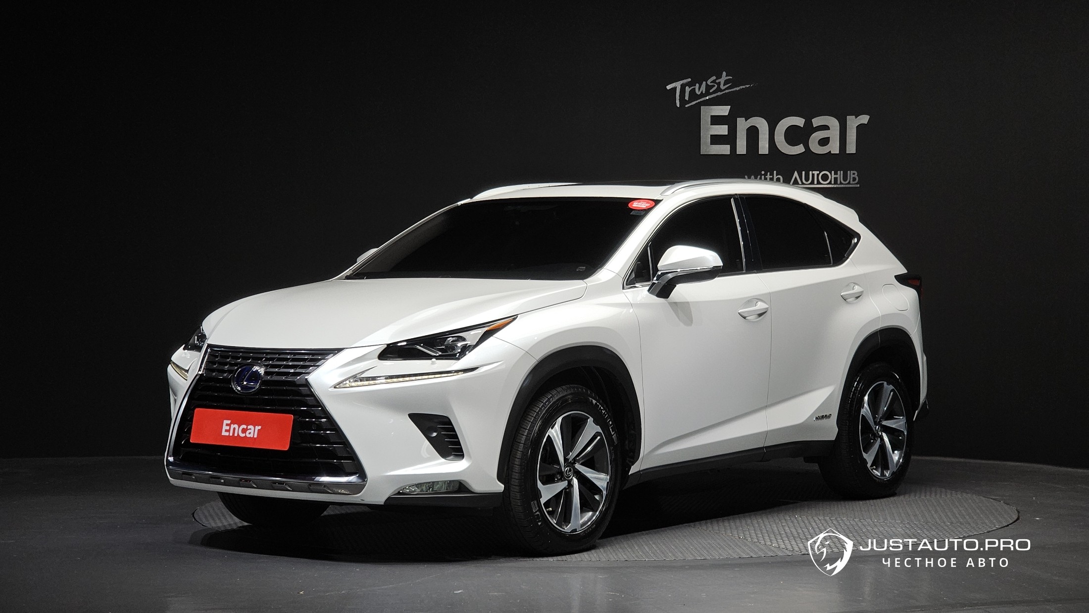 Автомобиль Lexus NX