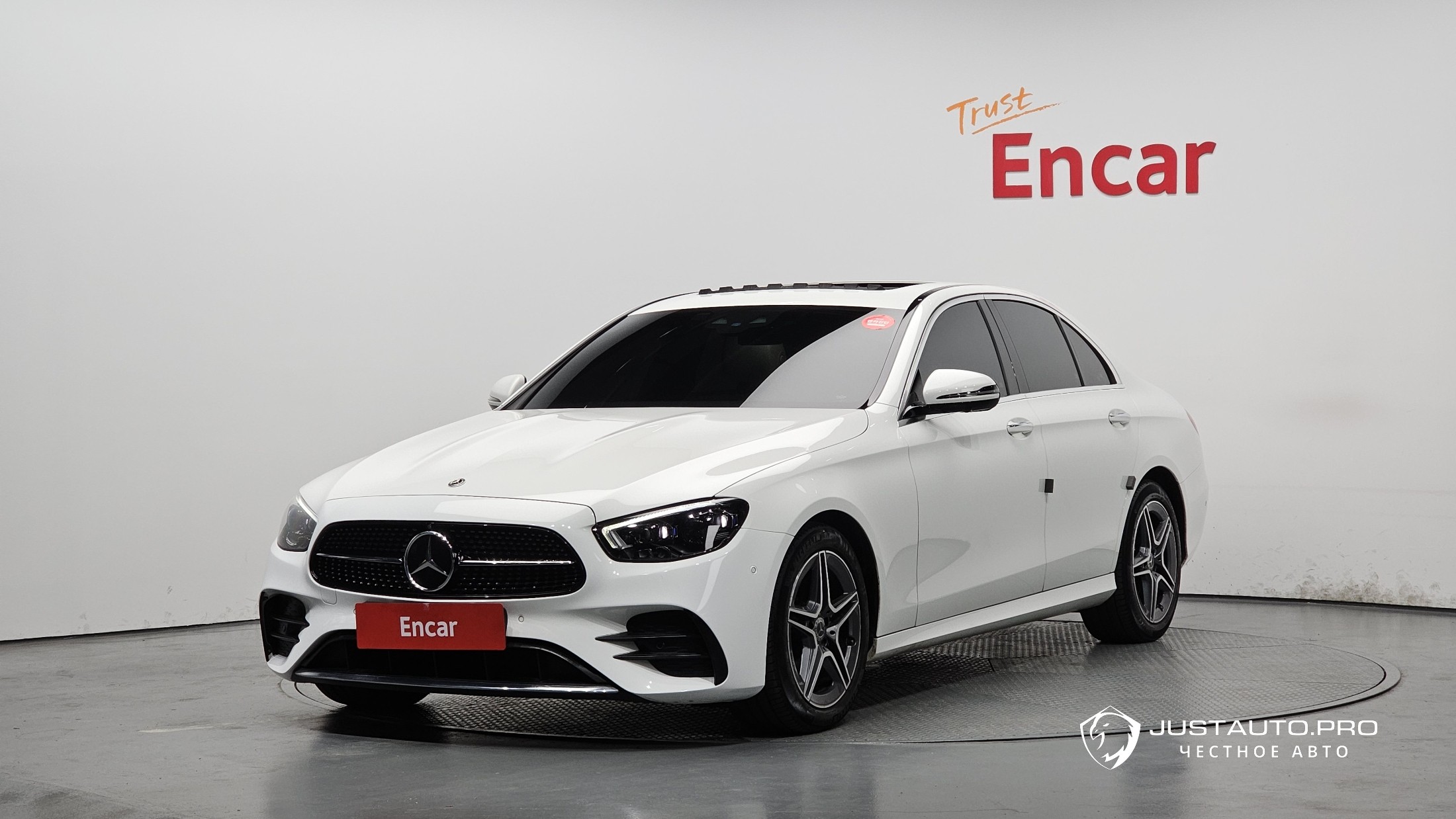 Автомобиль Mercedes-Benz E-Class