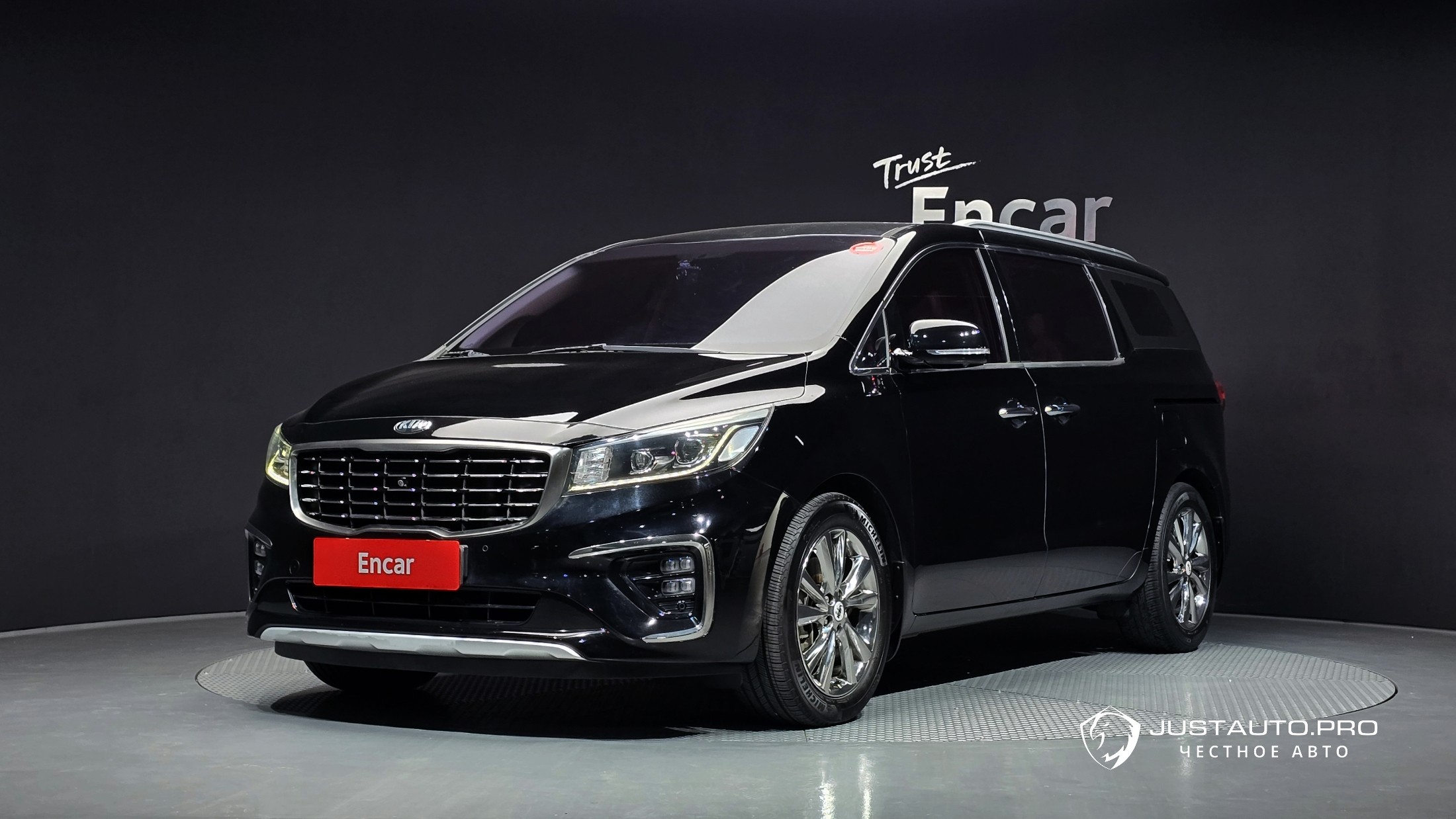 Автомобиль Kia Canival