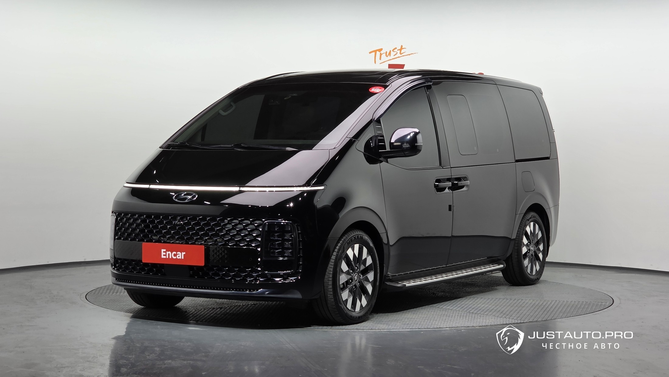 Автомобиль Hyundai Staria