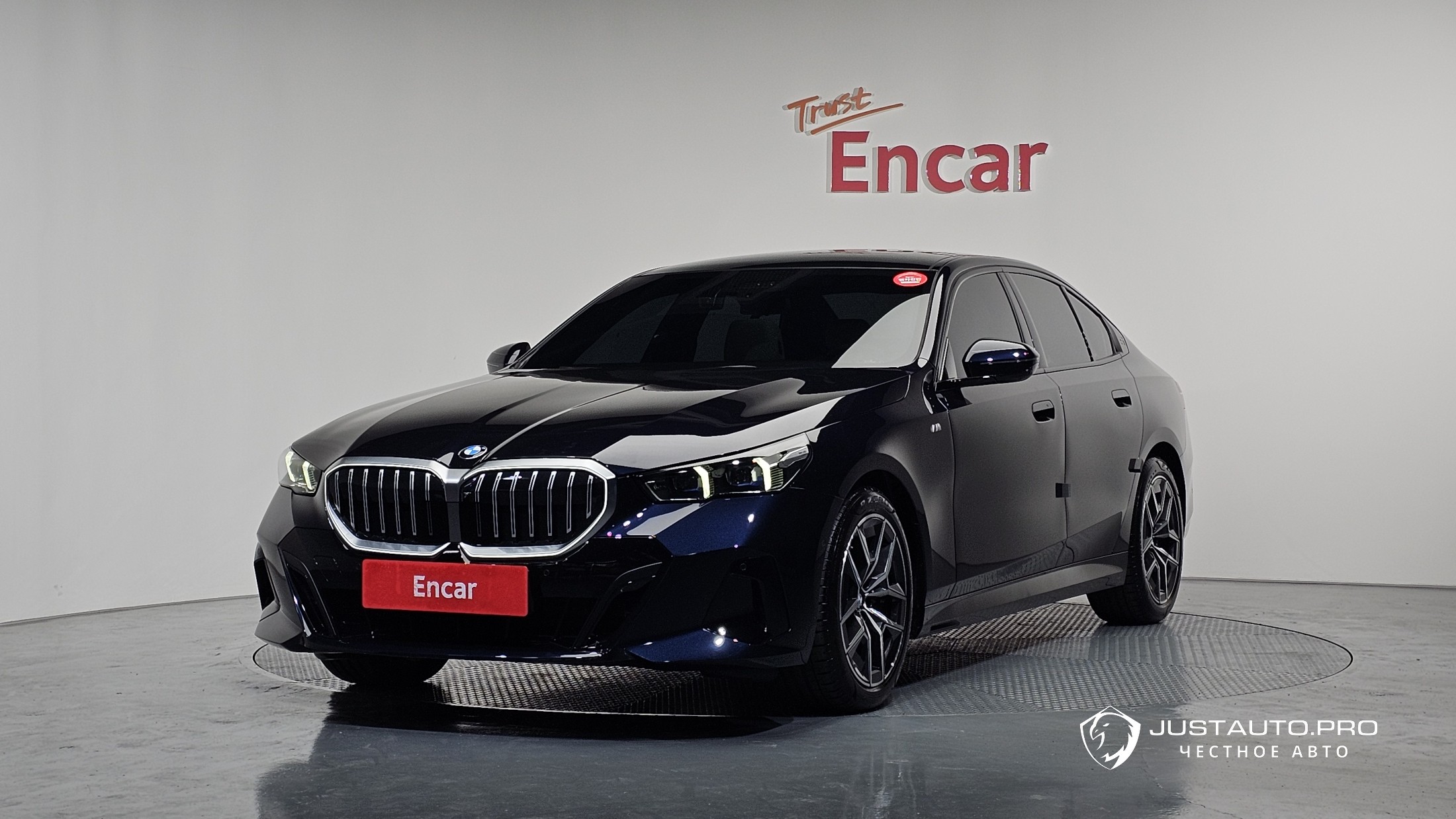 Автомобиль BMW 5-Series