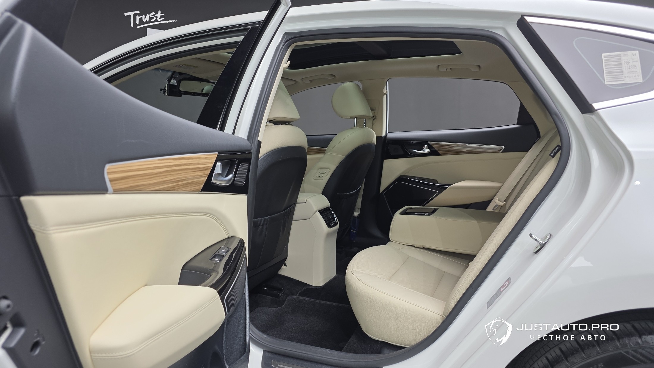 Автомобиль Kia K7