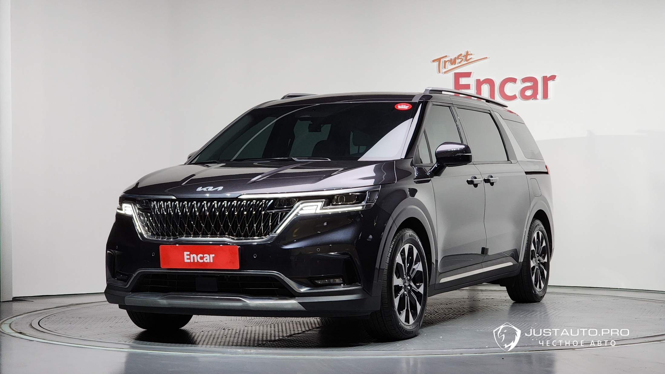 Автомобиль Kia Canival