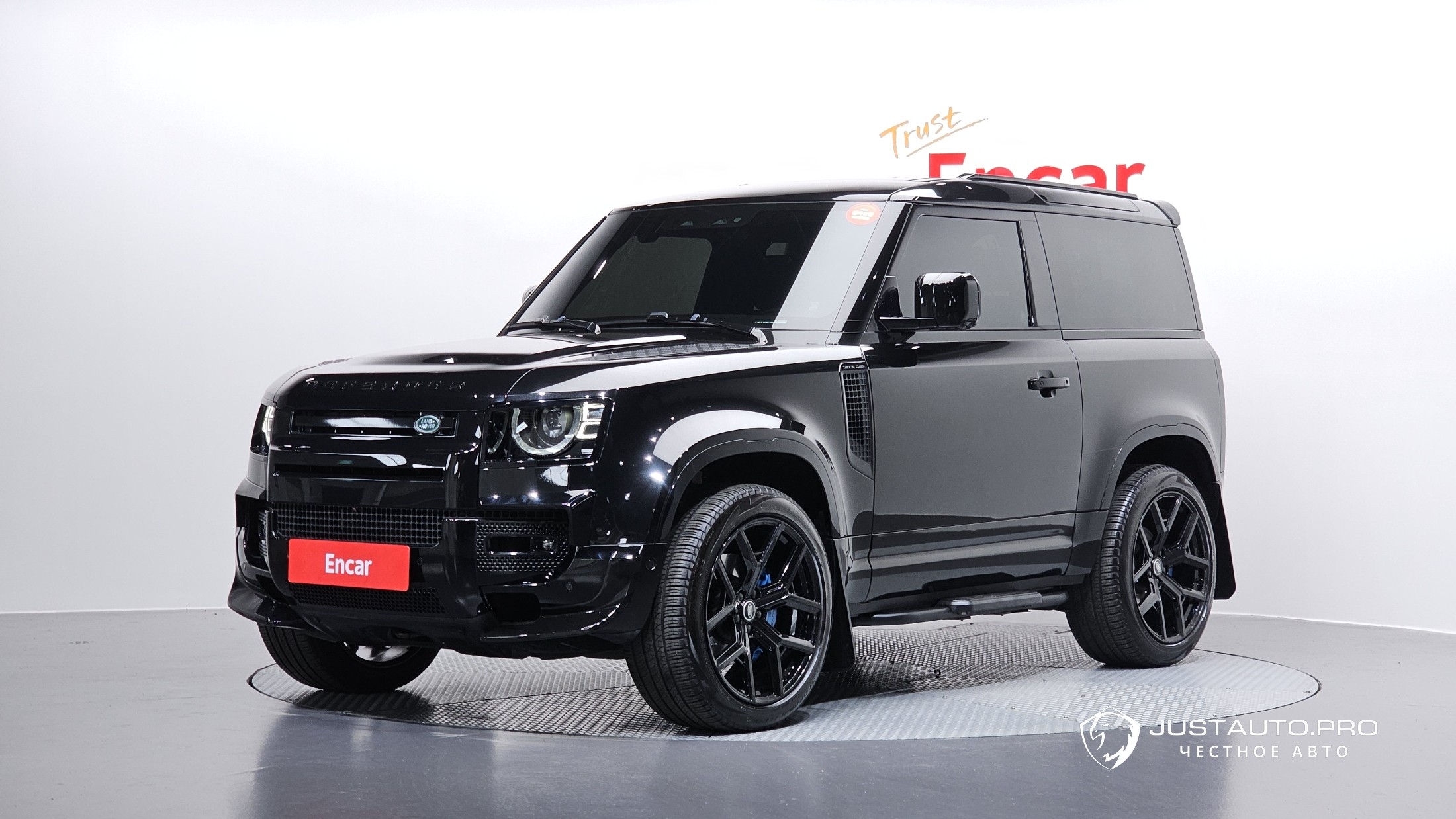 Автомобиль Land Rover Defender