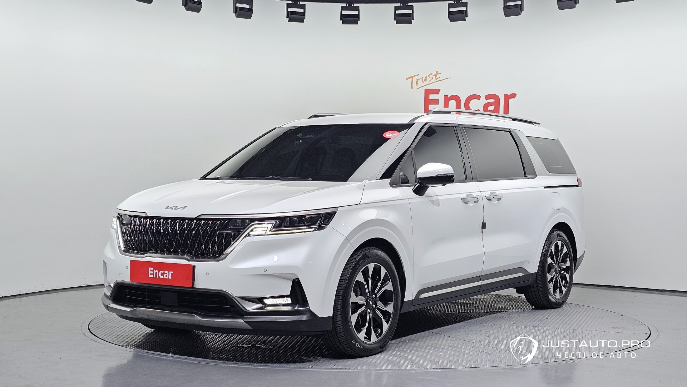 Автомобиль Kia Canival